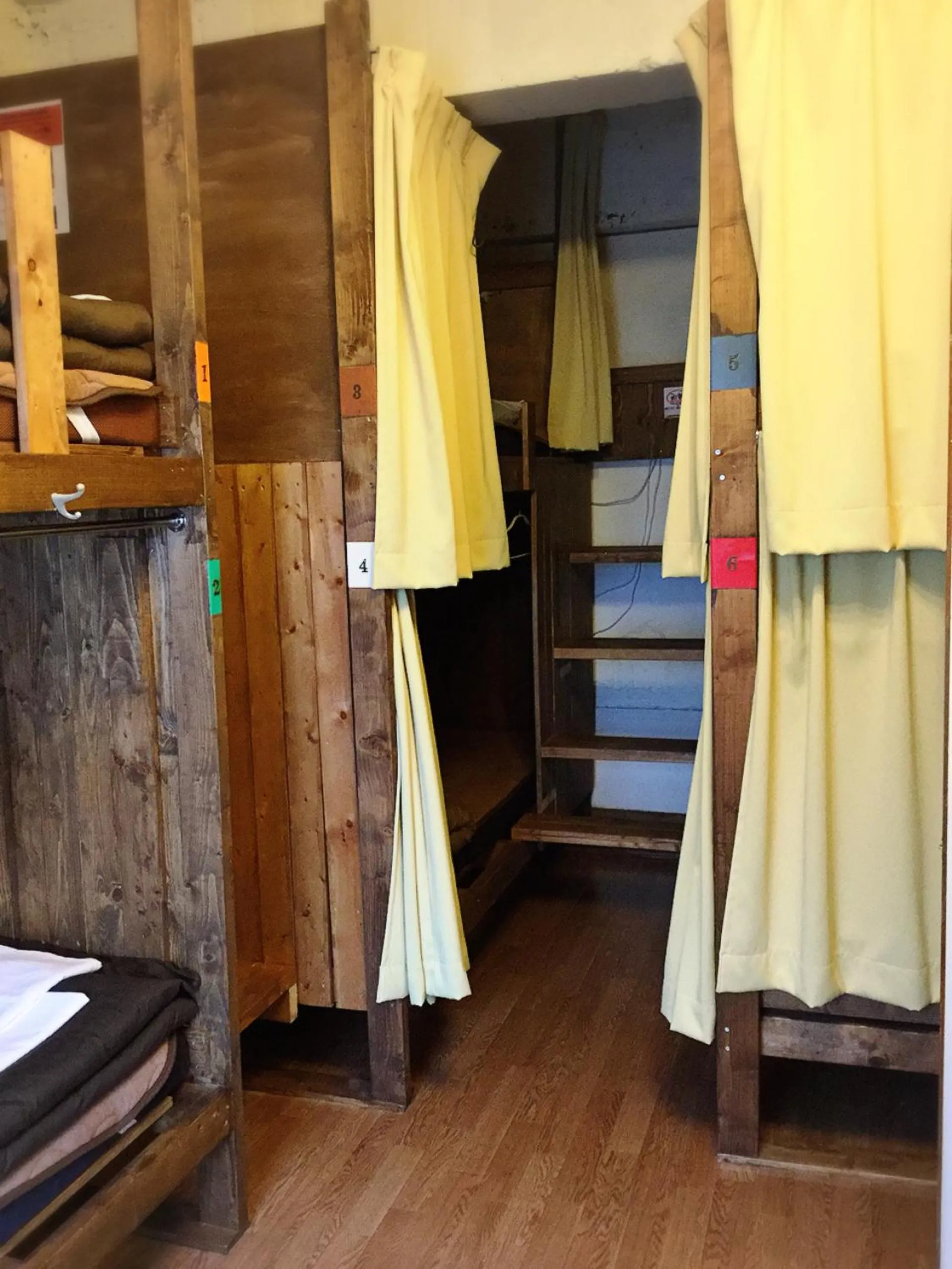 Bed in Takamatsu Guesthouse BJ Station