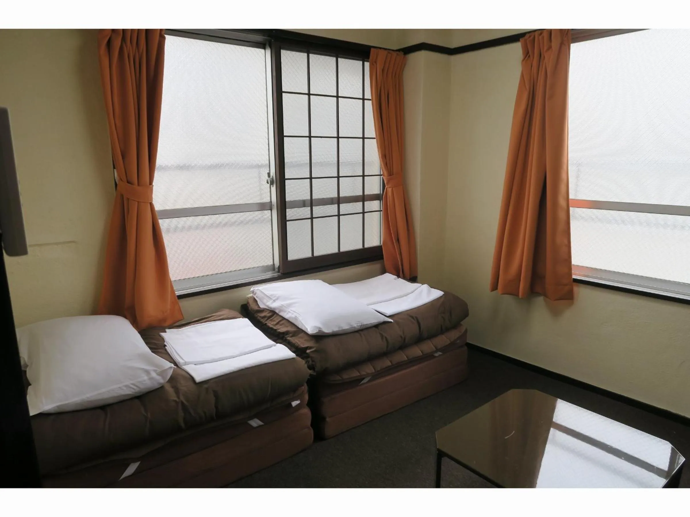 Bed in Takamatsu Guesthouse BJ Station