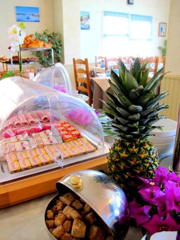 Food in Hotel de la Plage Santa Vittoria