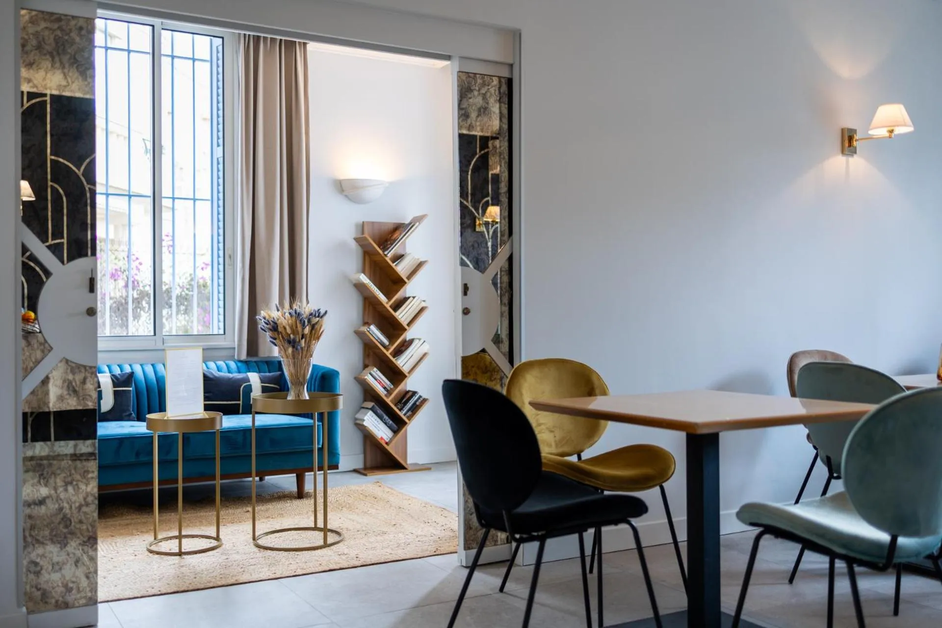 Library in Hotel Albert 1er