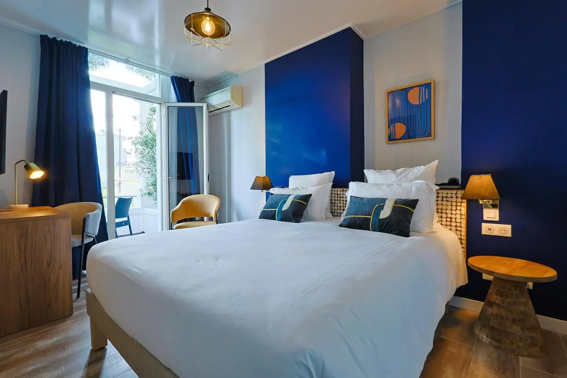 Prestige Room with Terrace in Hotel Albert 1er Prestige Room with Terrace in Hotel Albert 1er