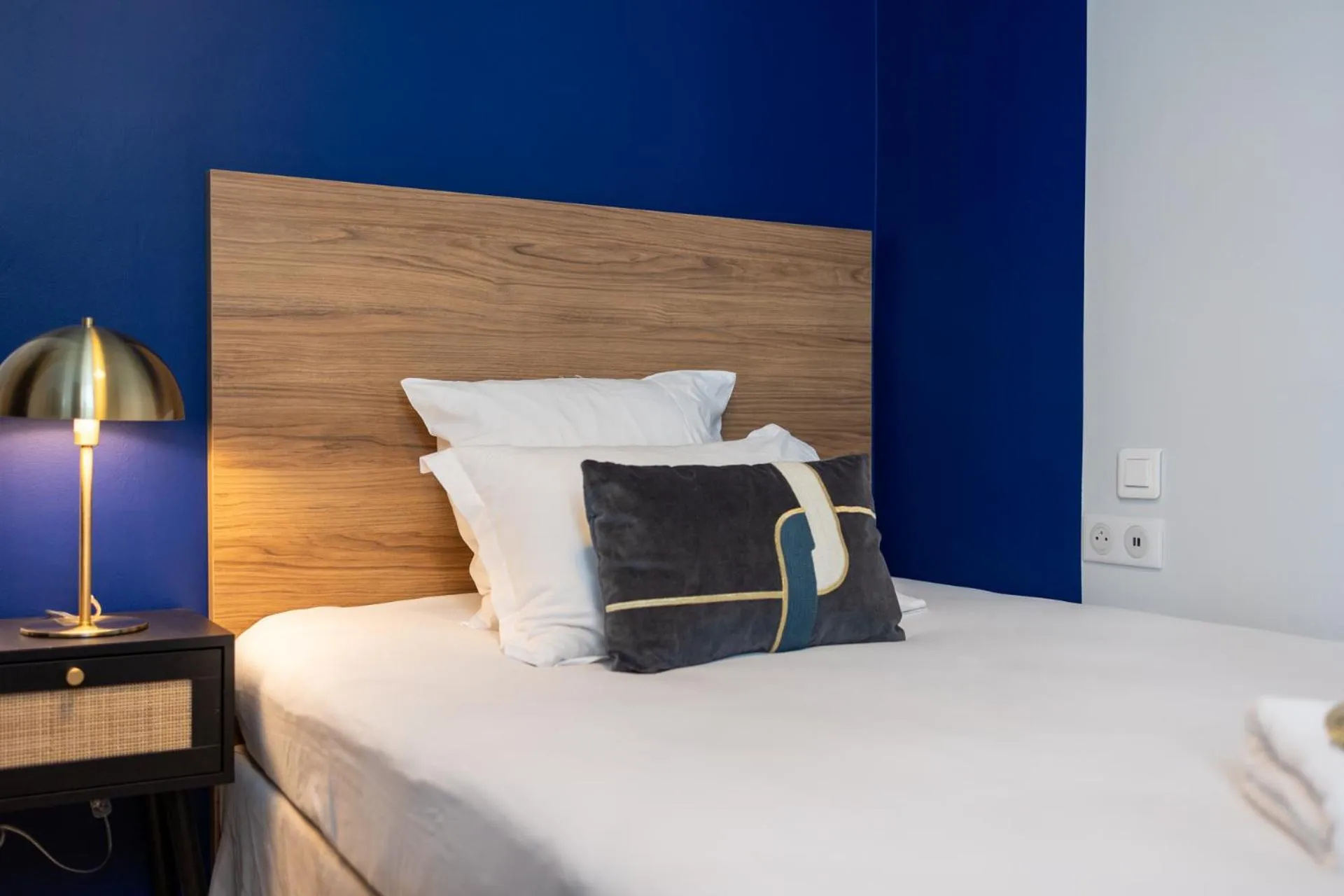 Decorative detail, Bed in Hotel Albert 1er