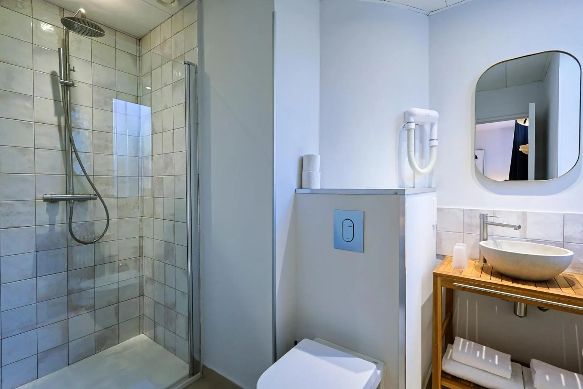 Shower in Hotel Albert 1er