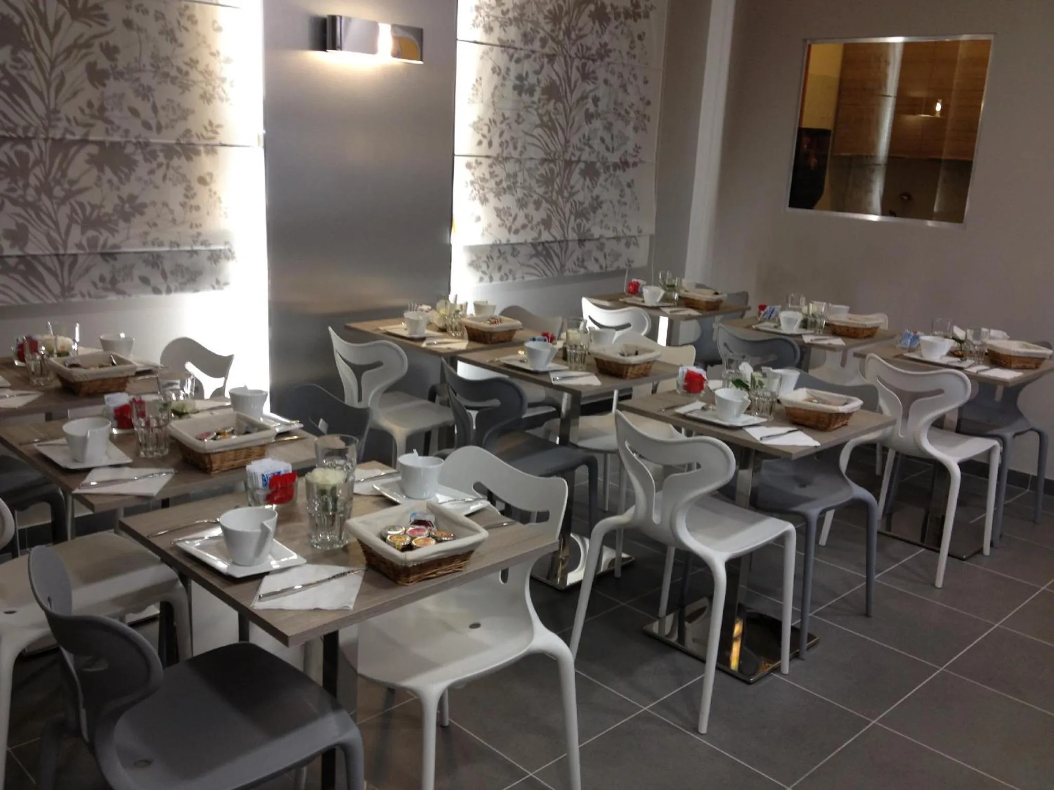 Restaurant/places to eat in Riviera Eden Palace