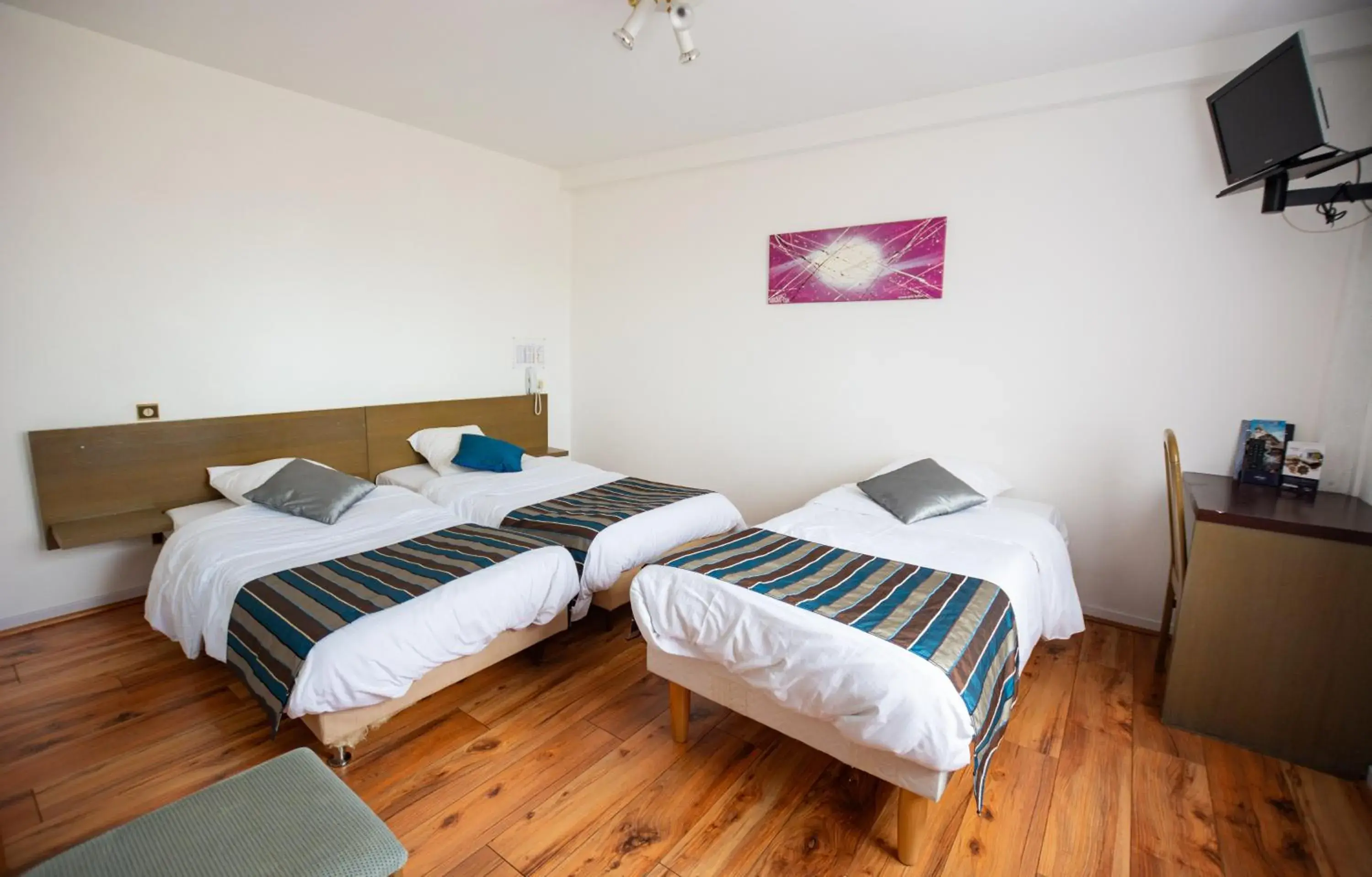 Triple Room in Contact Hotel Du Ladhof Triple Room in Contact Hotel Du Ladhof