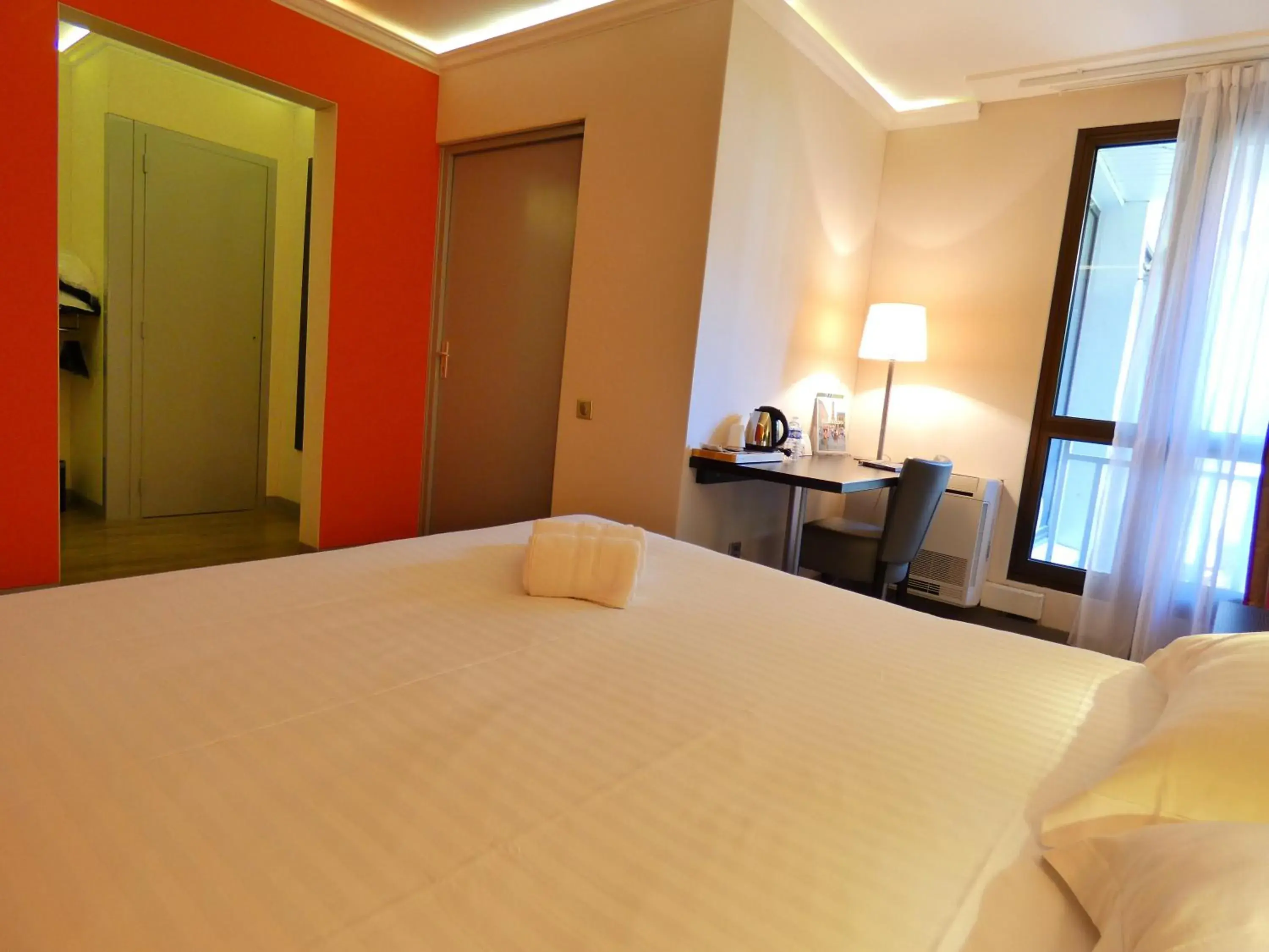 Double Room - Disability Access in Contact Hotel B&G Limoges Sud Double Room - Disability Access in Contact Hotel B&G Limoges Sud