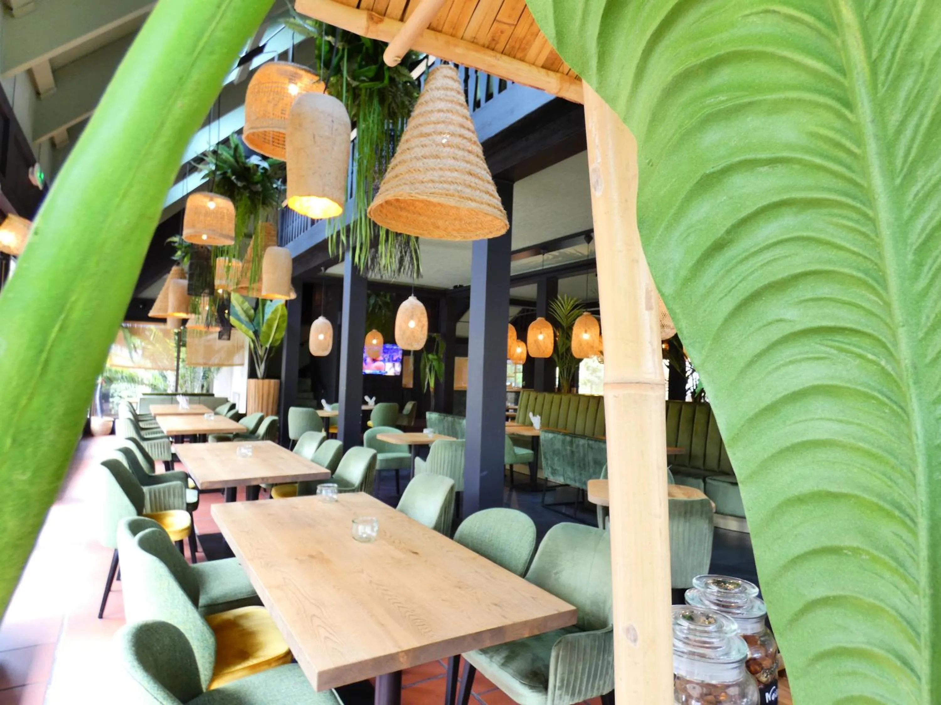 Restaurant/places to eat in Contact Hotel BG Limoges Sud