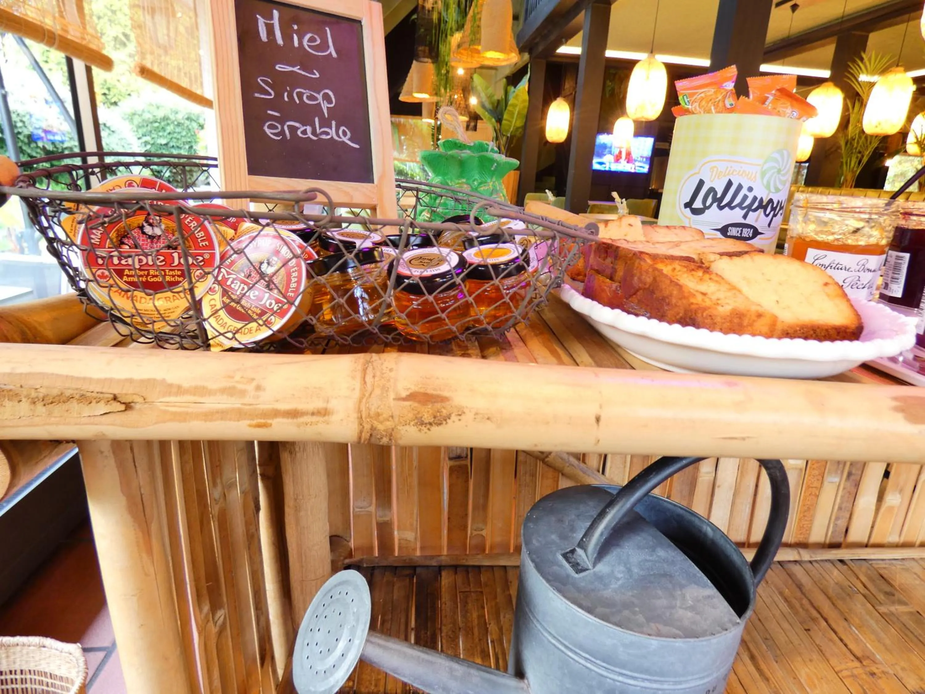 Buffet breakfast in Contact Hotel BG Limoges Sud