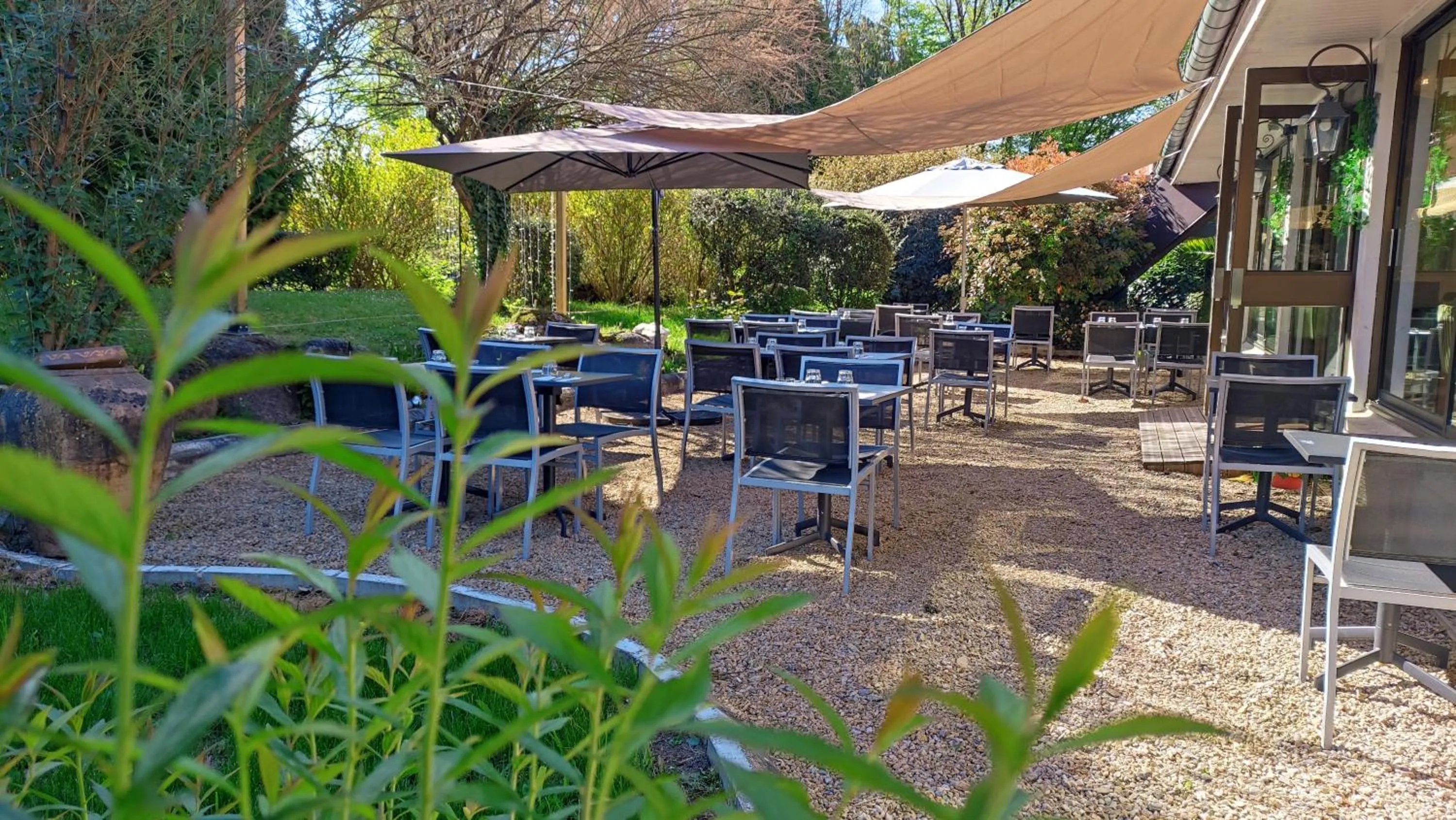 Patio in Contact Hotel BG Limoges Sud