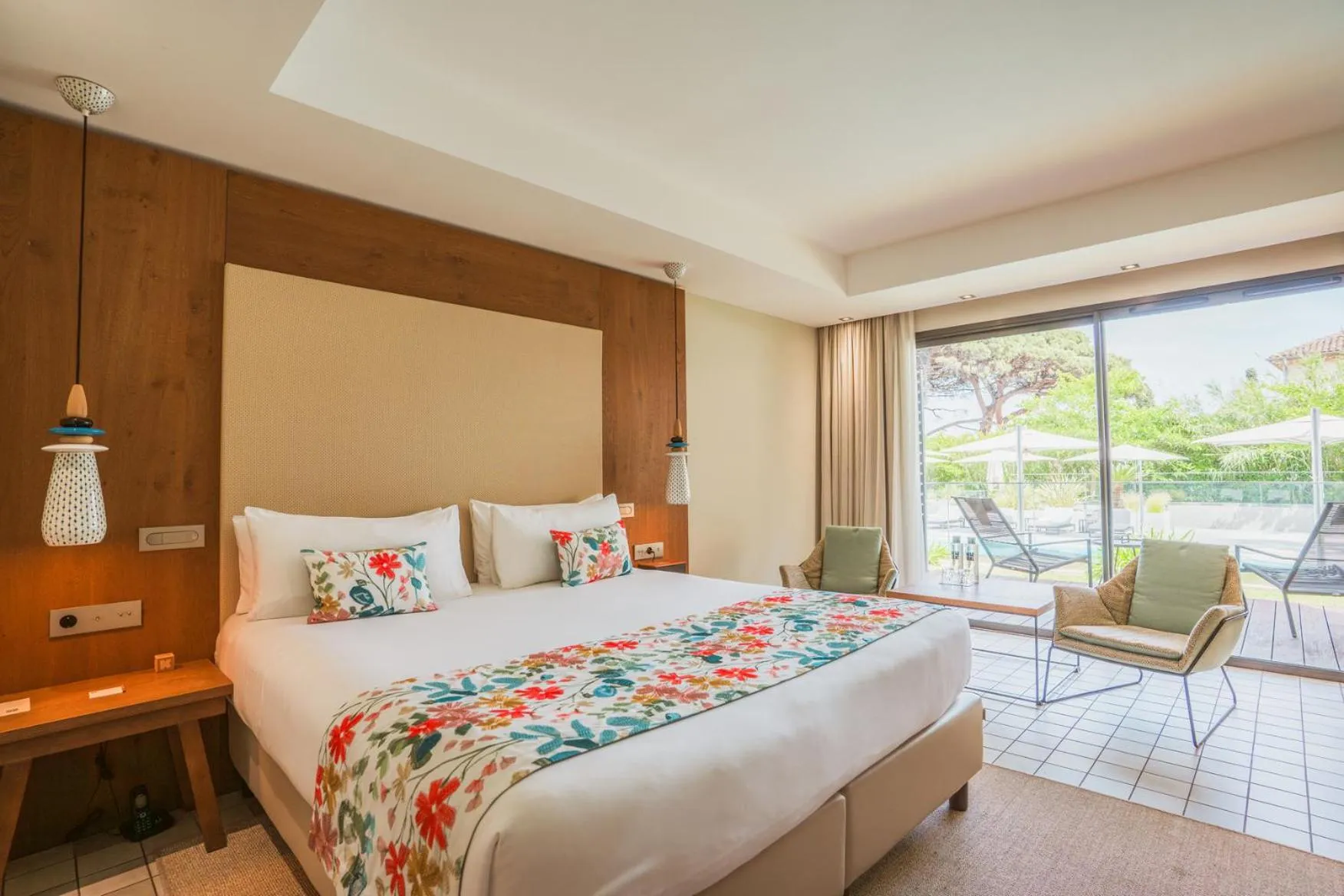 Bed in Kube Saint-Tropez