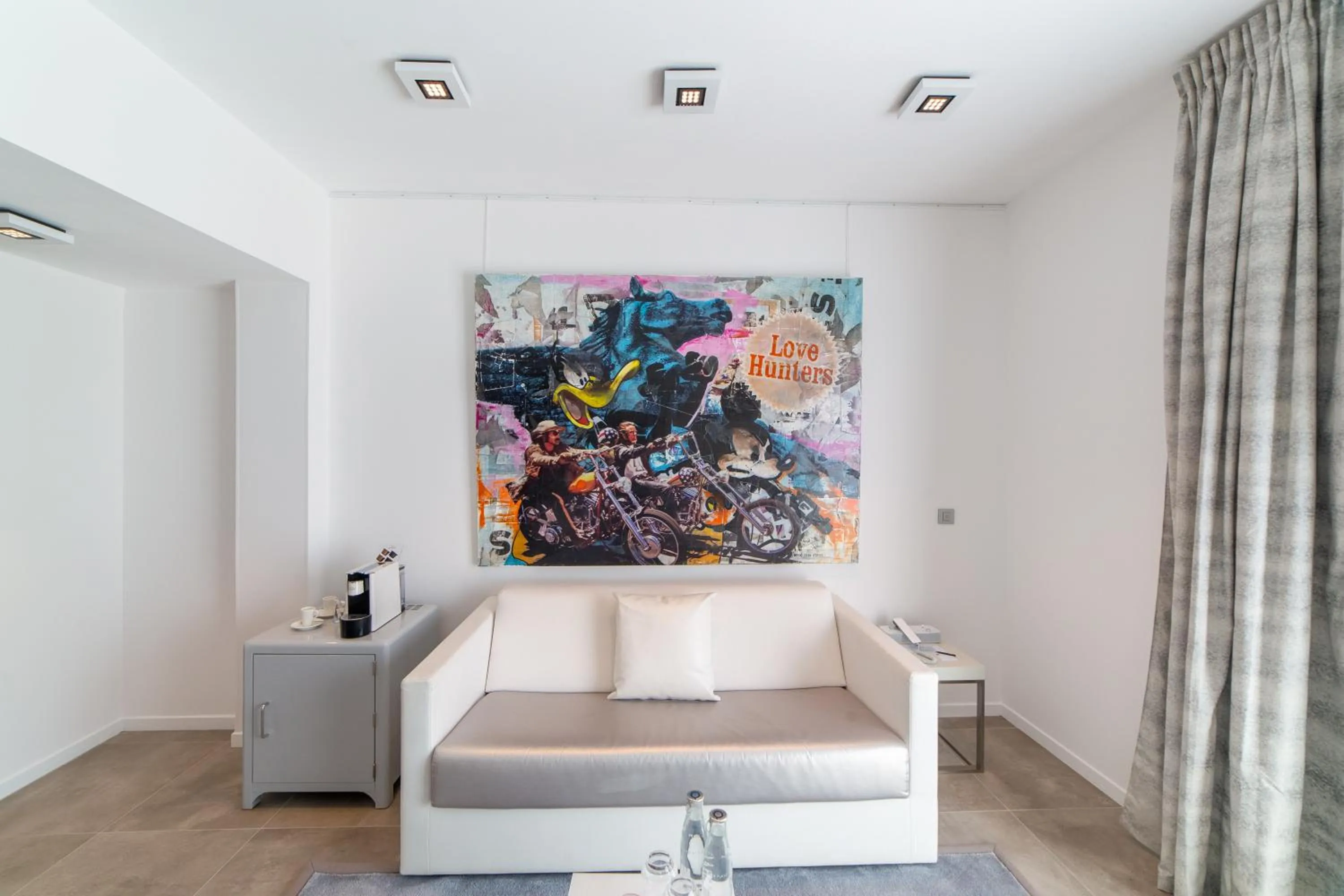 Bedroom in Kube Saint-Tropez