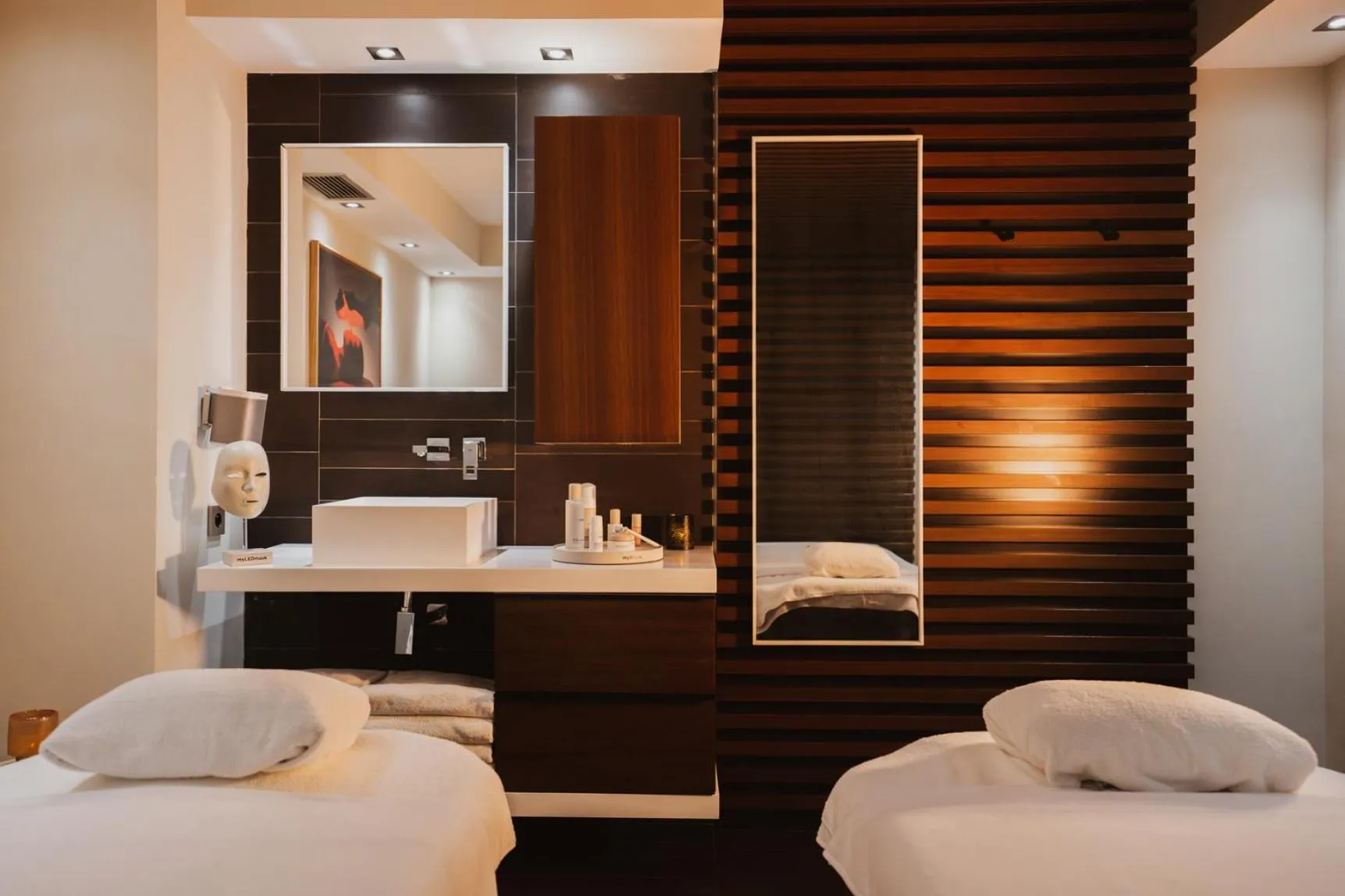 Spa and wellness centre/facilities, Bed in Kube Saint-Tropez