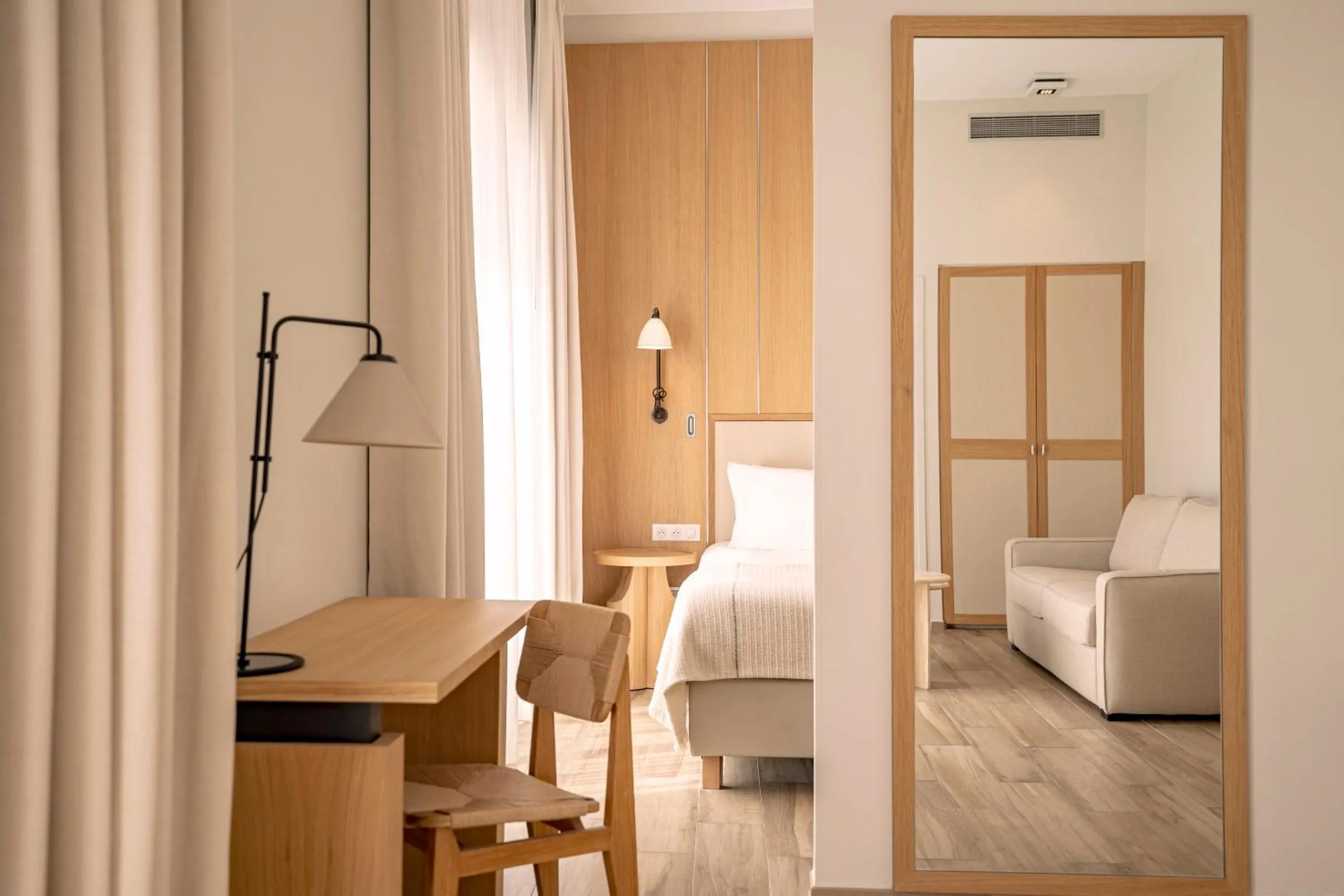 Bed in Kube Saint-Tropez