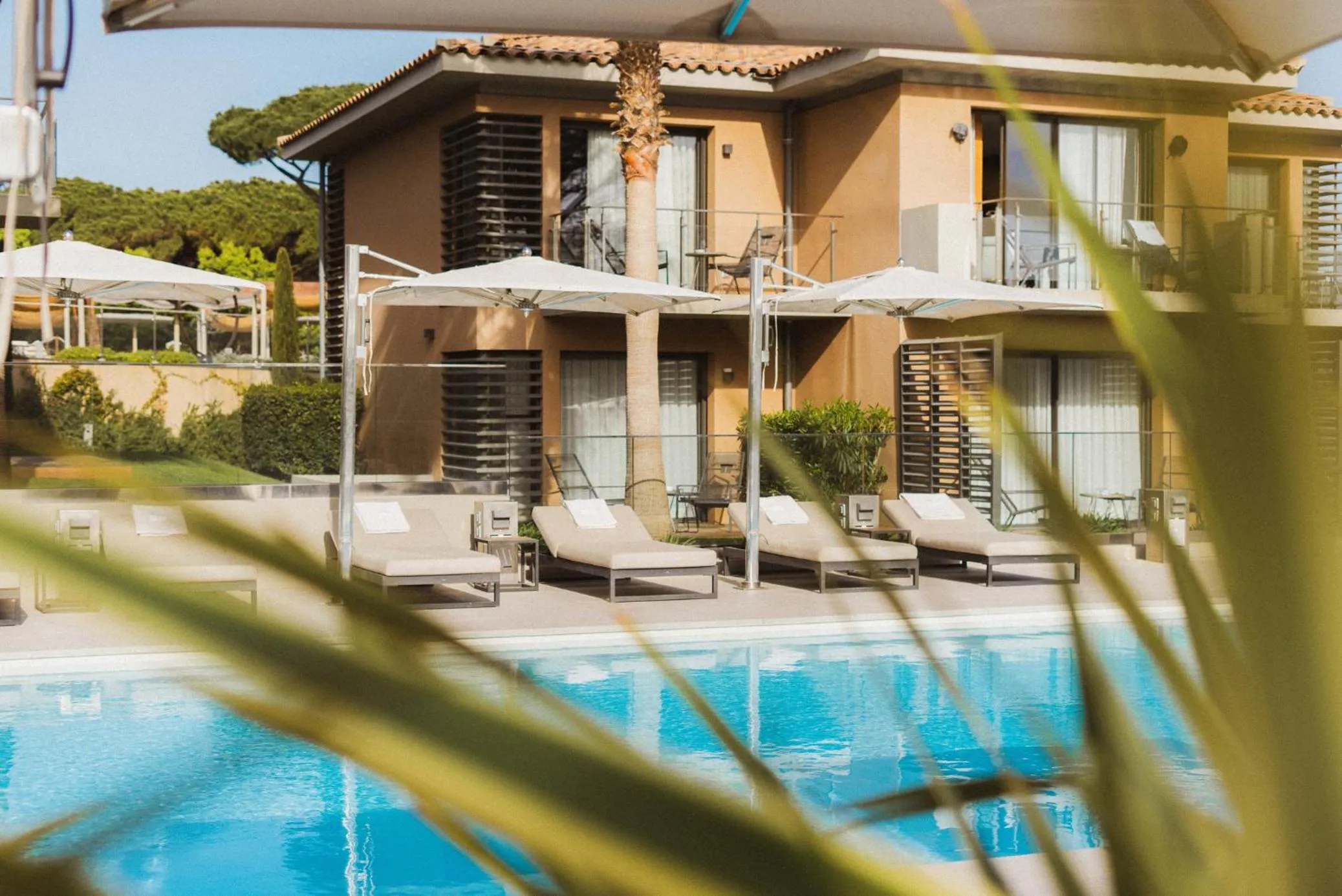 Pool view in Kube Saint-Tropez