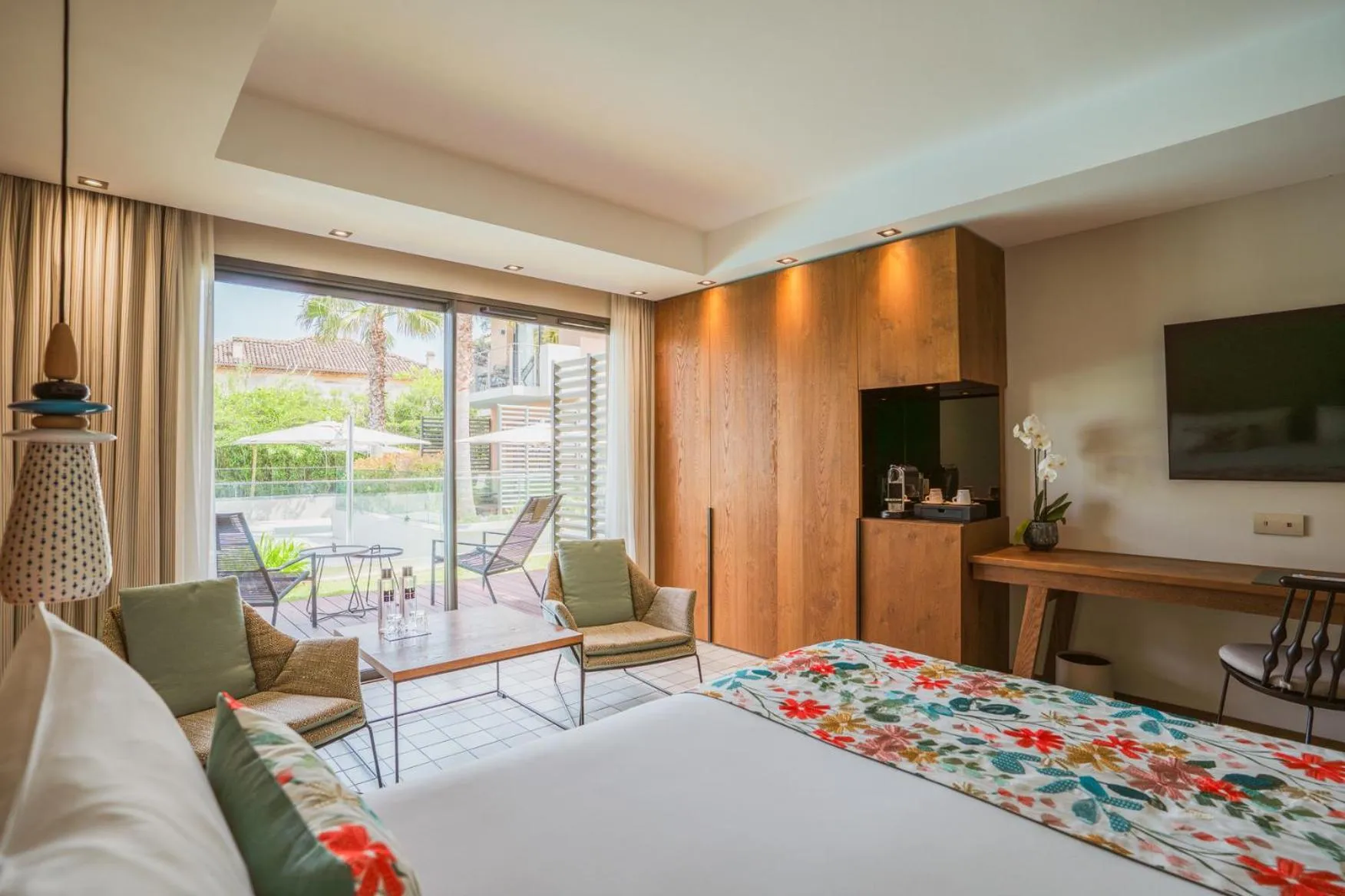 Bed in Kube Saint-Tropez