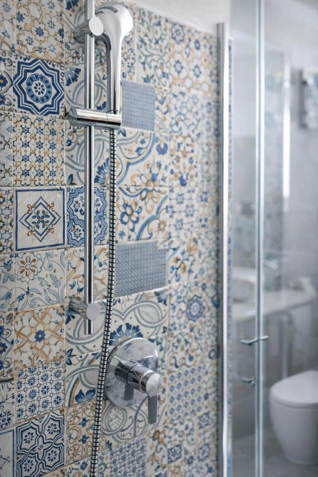 Shower in Hotel Cantore