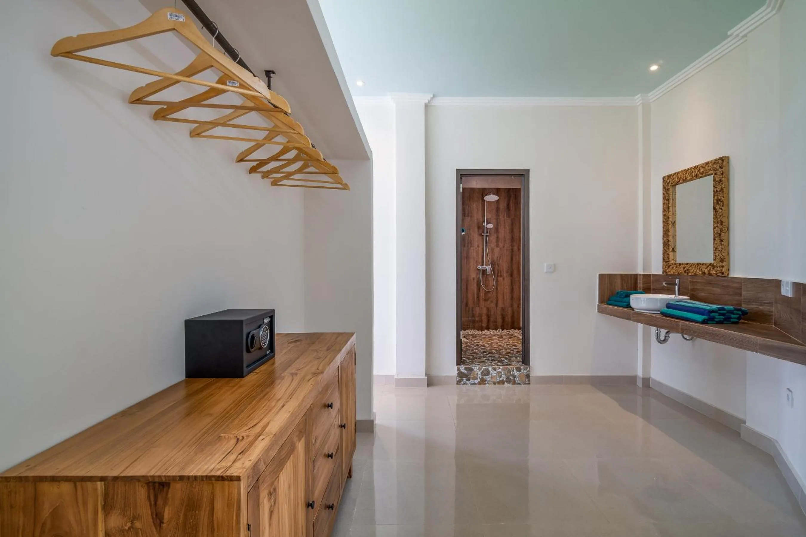 wardrobe in Cahaya Ubud Villa