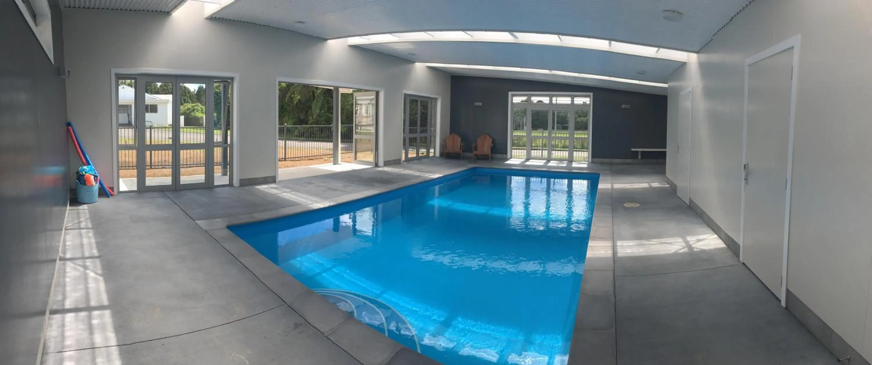 Swimming pool in Stratford Motel & Holiday Park