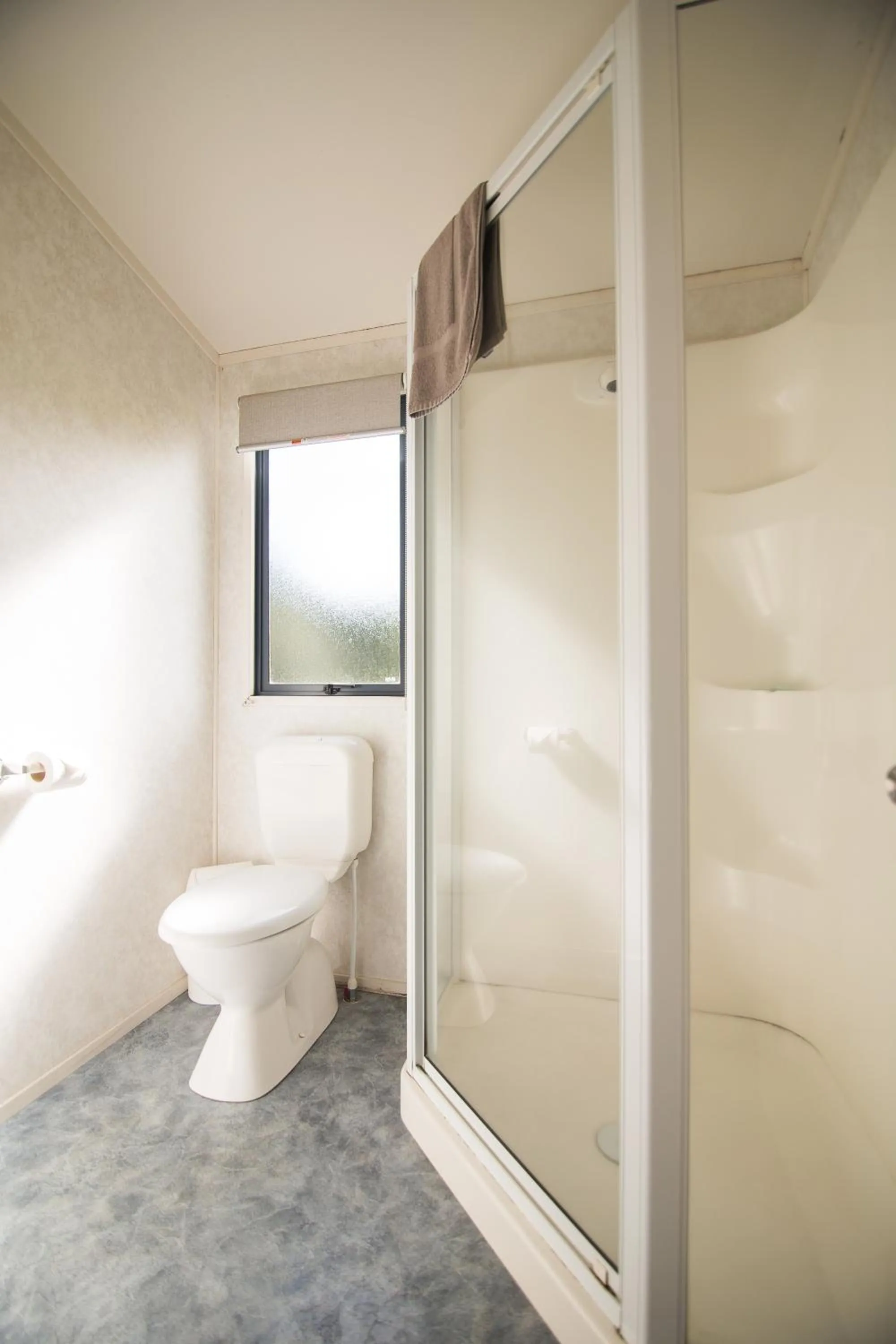 Bathroom in Stratford Motel & Holiday Park