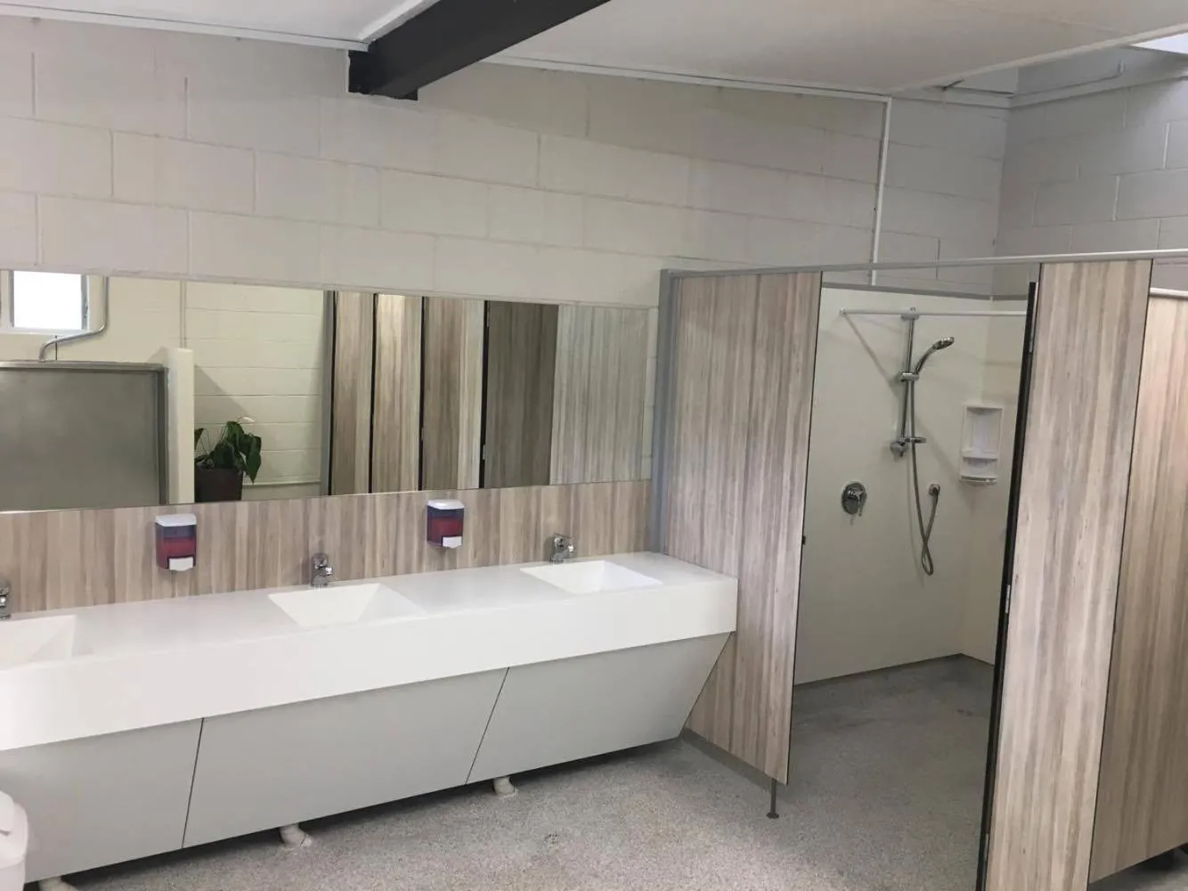 Bathroom in Stratford Motel & Holiday Park