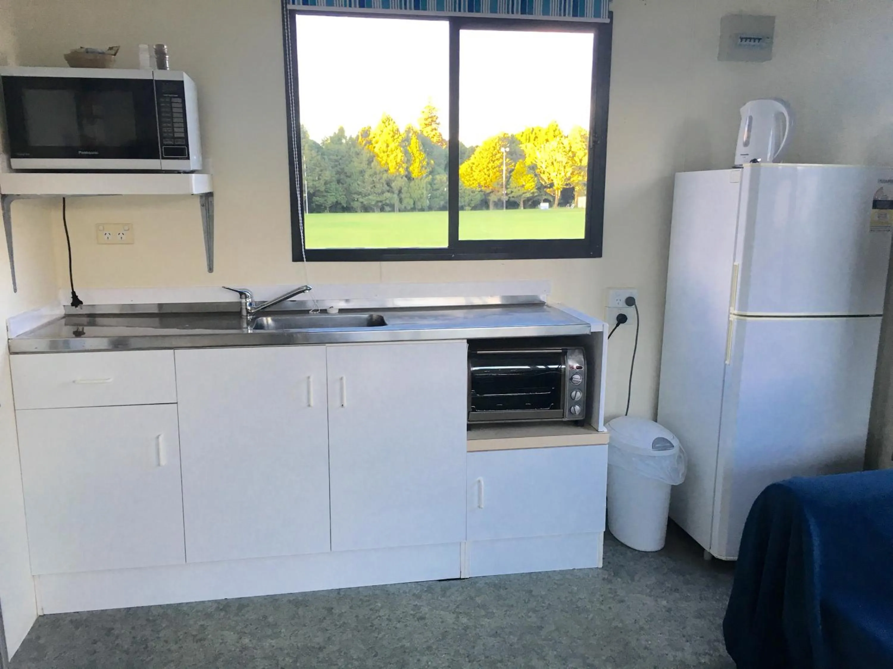 Kitchen or kitchenette in Stratford Motel & Holiday Park