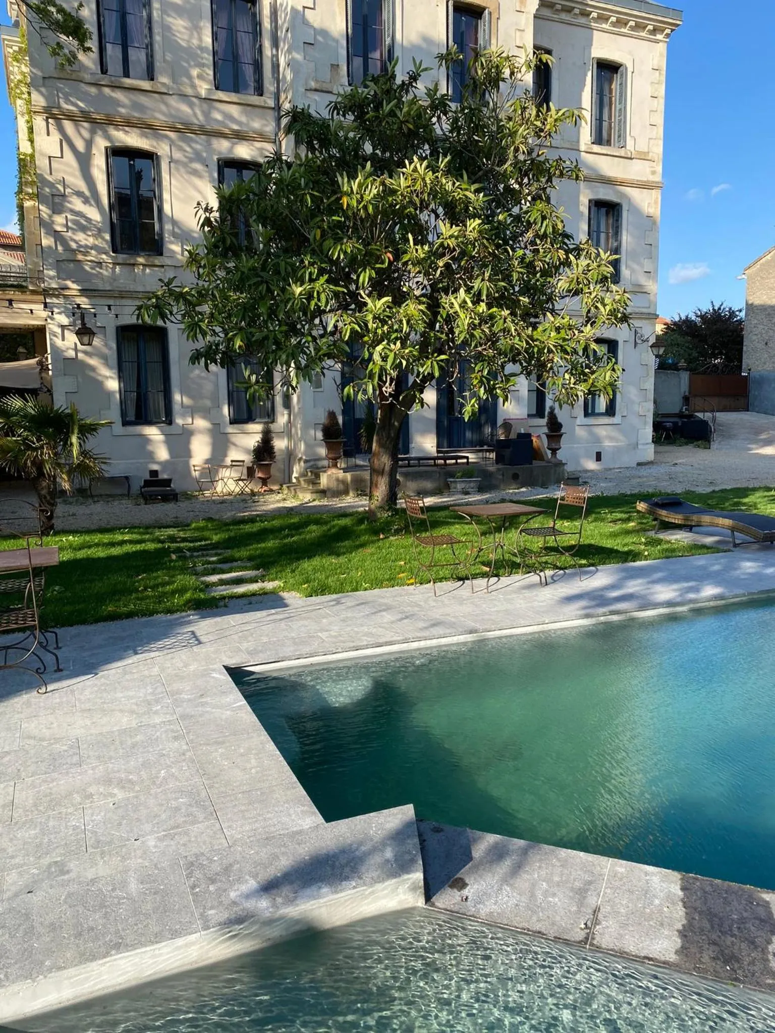 Property building in Demeure Saint Louis Historic manor, City 700m, free parking,A C,Clim,WIFI, city view, Garden