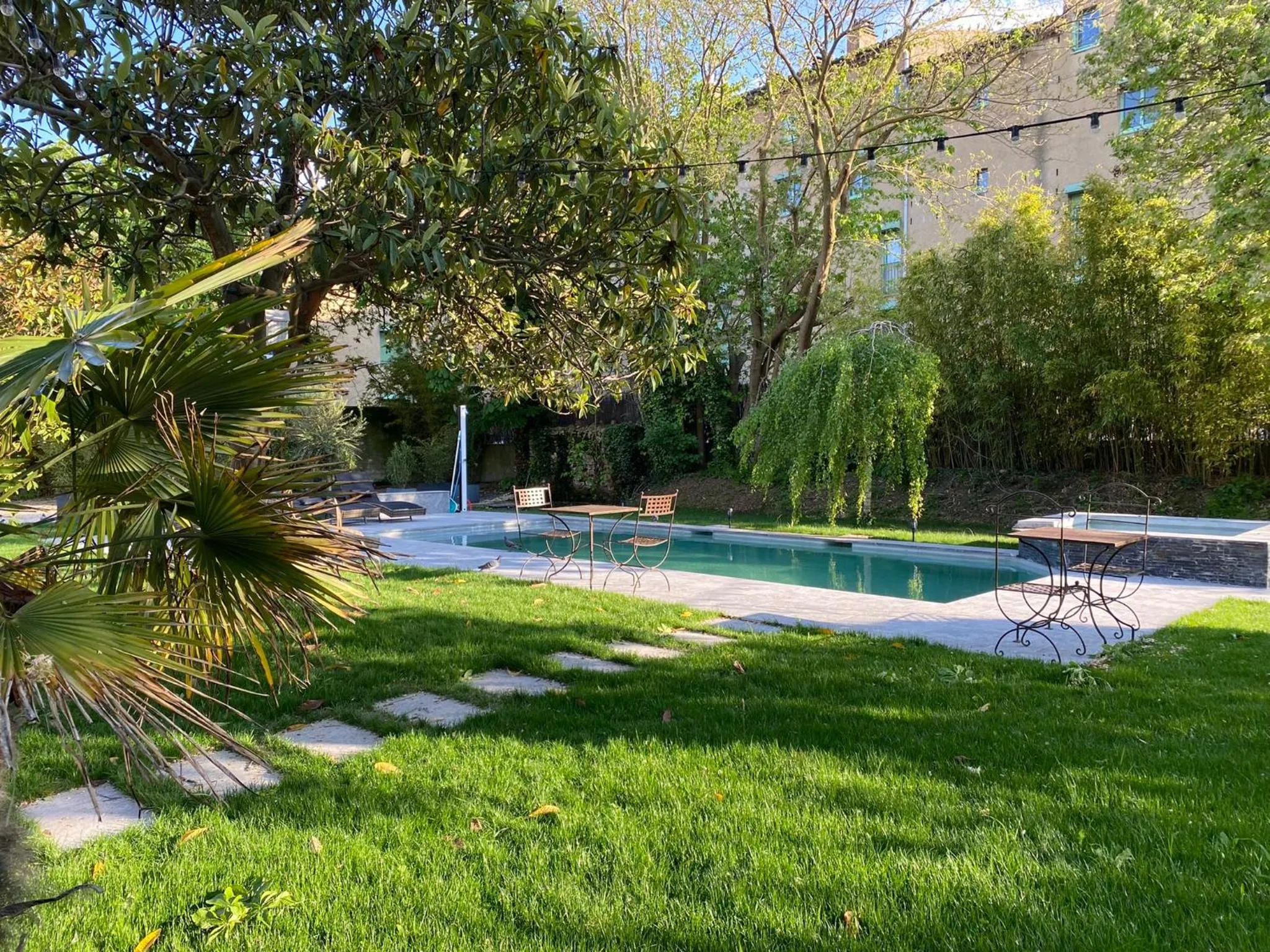 Garden in Demeure Saint Louis Historic manor, City 700m, free parking,A C,Clim,WIFI, city view, Garden