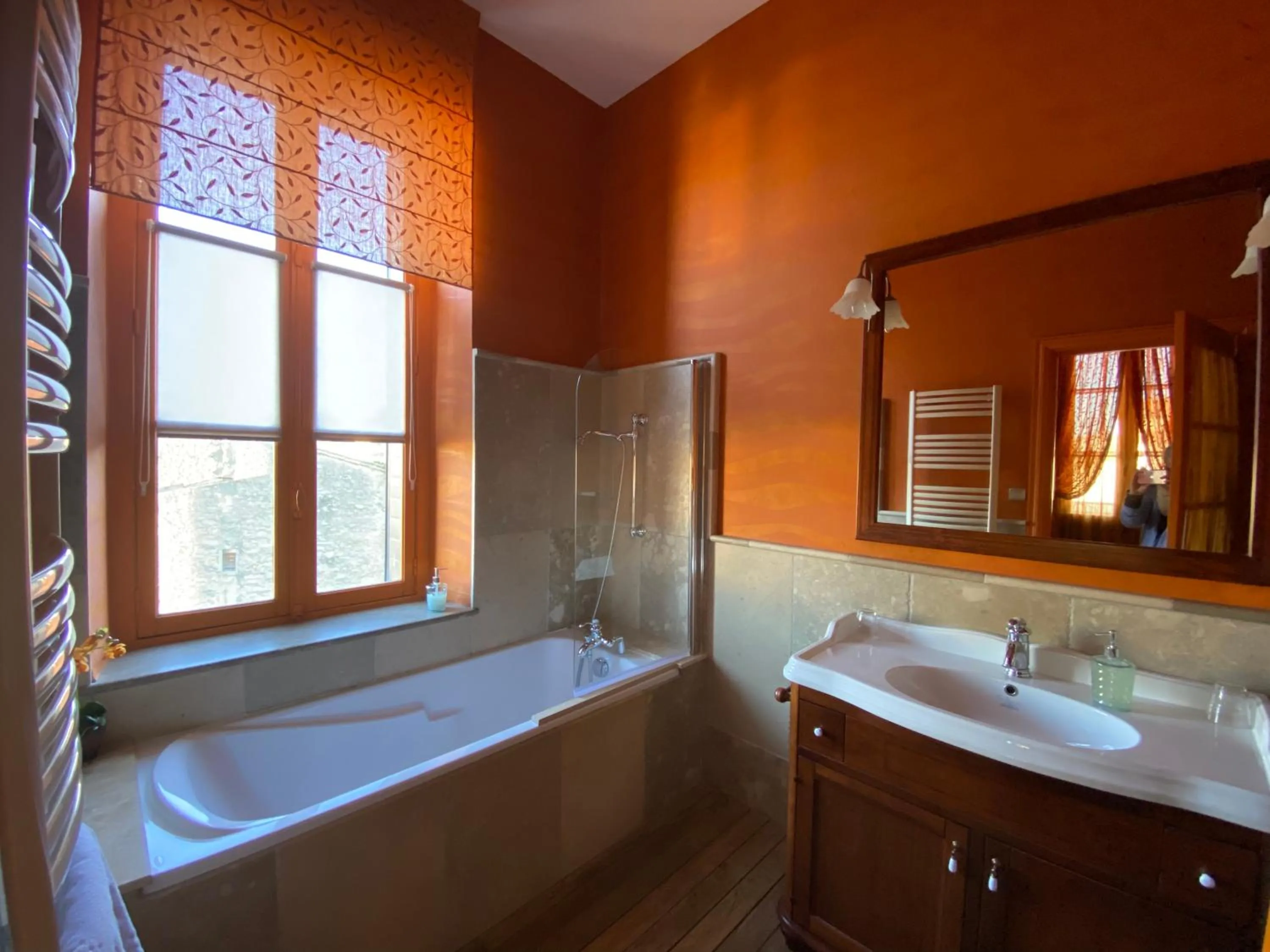 Bathroom in Demeure Saint Louis Historic manor, City 700m, free parking,A C,Clim,WIFI, city view, Garden