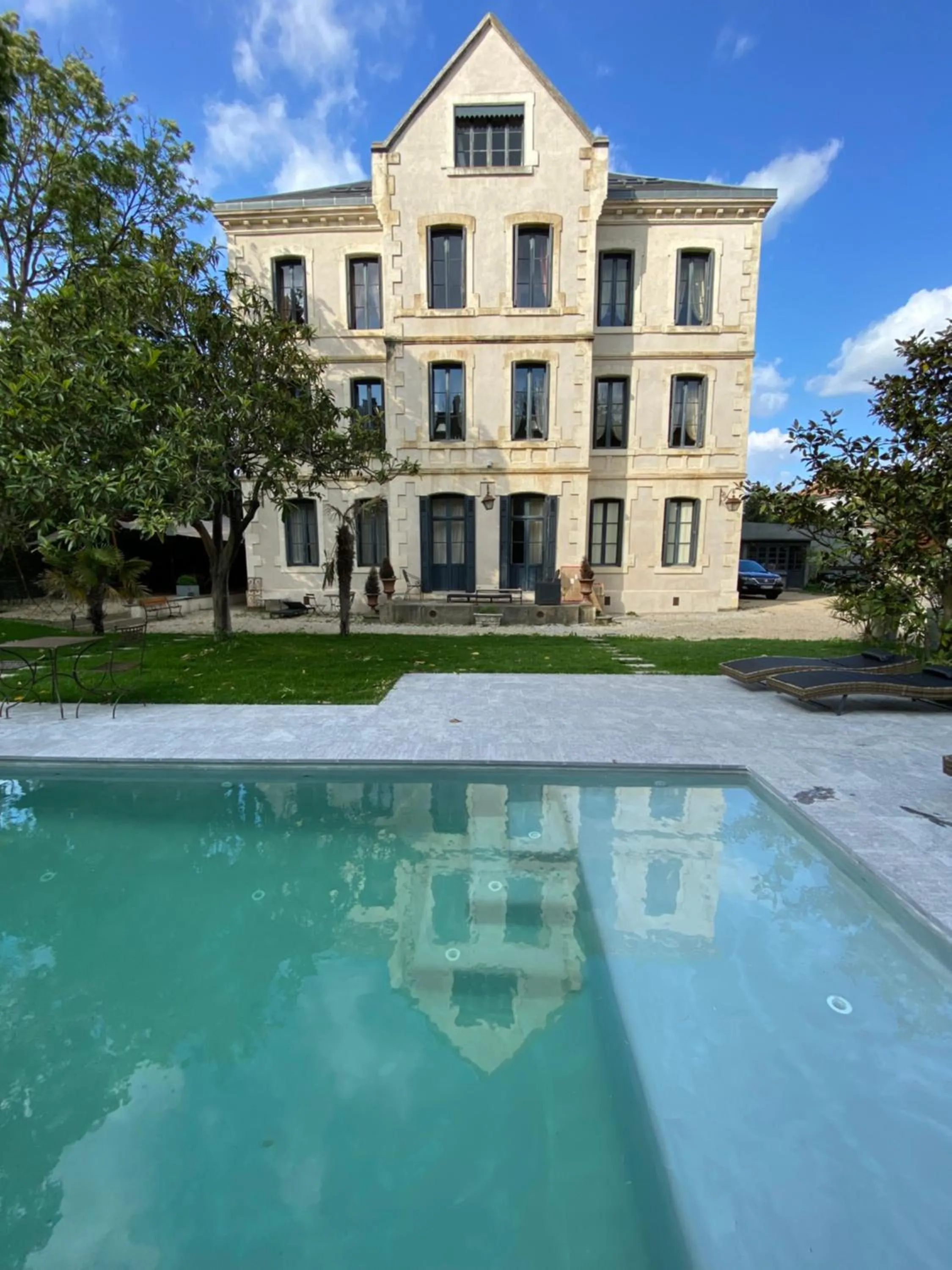 Demeure Saint Louis Historic manor, City 700m, free parking,A C,Clim,WIFI, city view, Garden