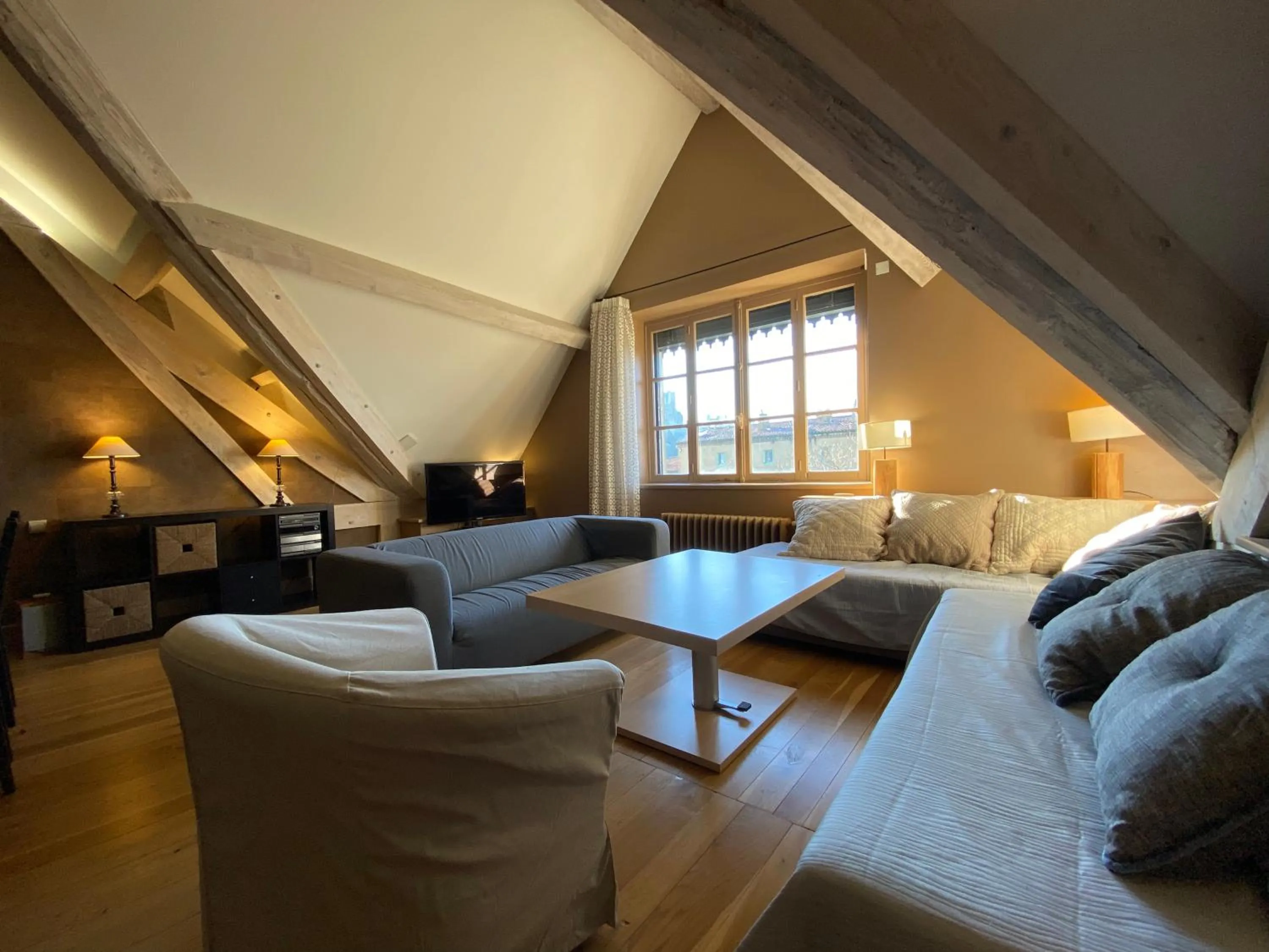 Property building in Demeure Saint Louis Historic manor, City 700m, free parking,A C,Clim,WIFI, city view, Garden