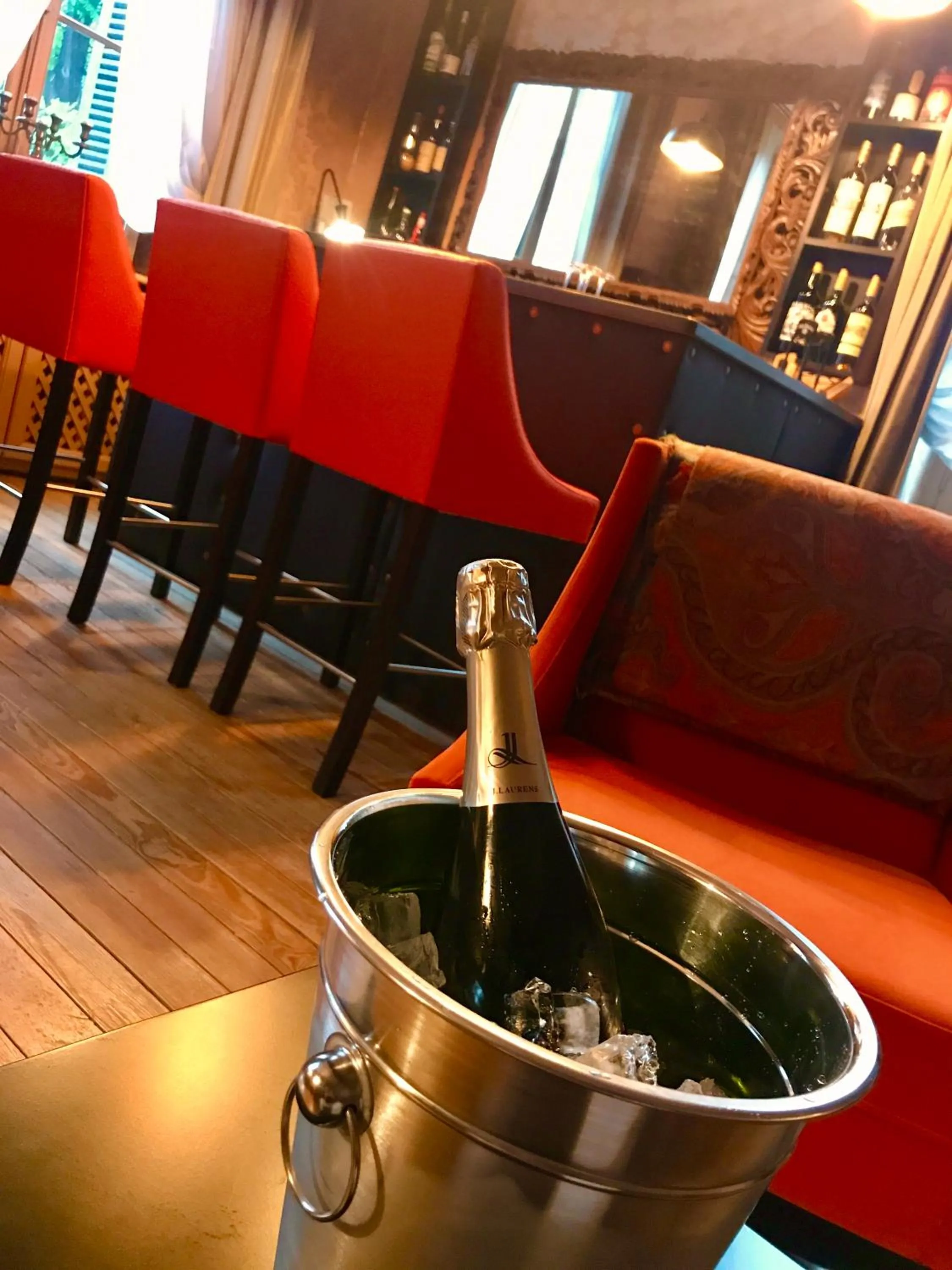 Lounge or bar in Demeure Saint Louis Historic manor, City 700m, free parking,A C,Clim,WIFI, city view, Garden