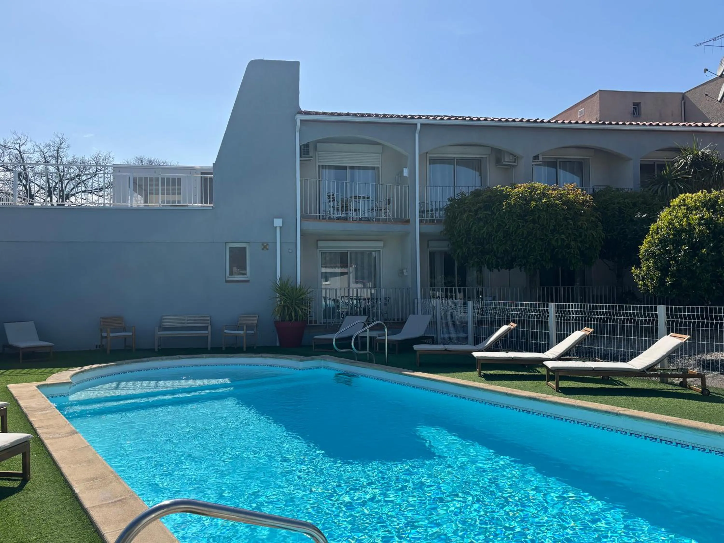 Pool view in Acapella Hotel