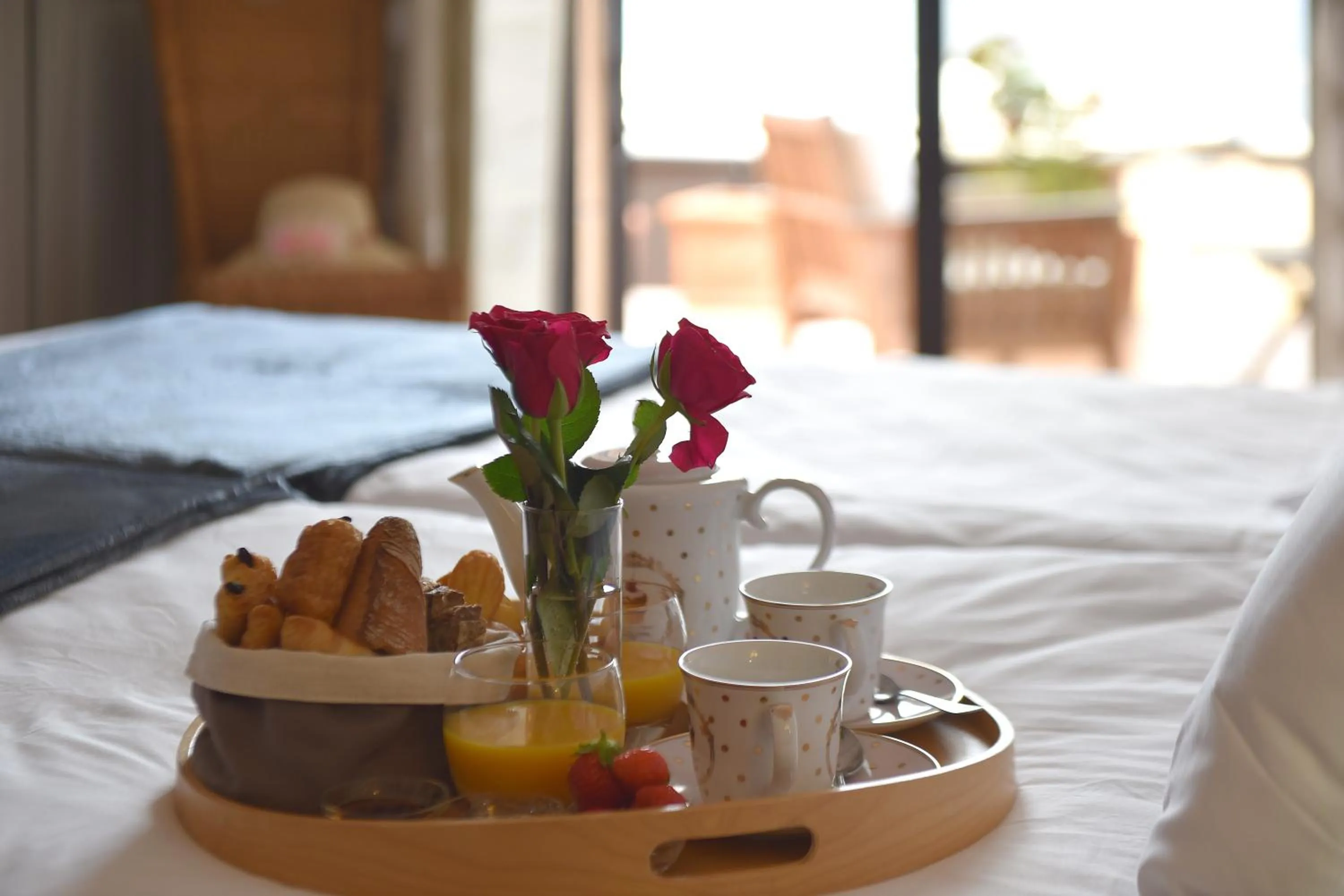 Spring, Bed in Hôtel Castel d'Orcino