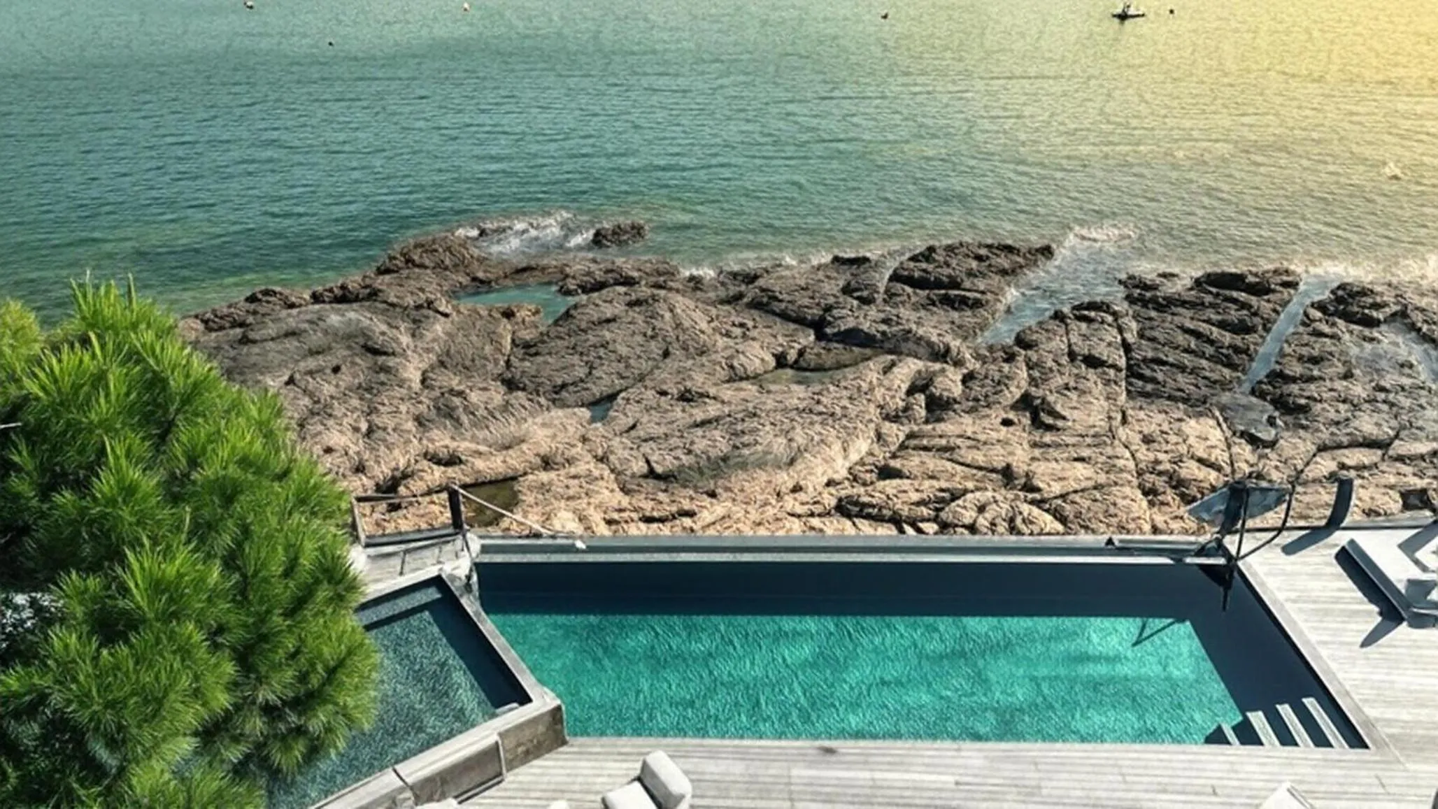 Property building in Hôtel Castel d'Orcino