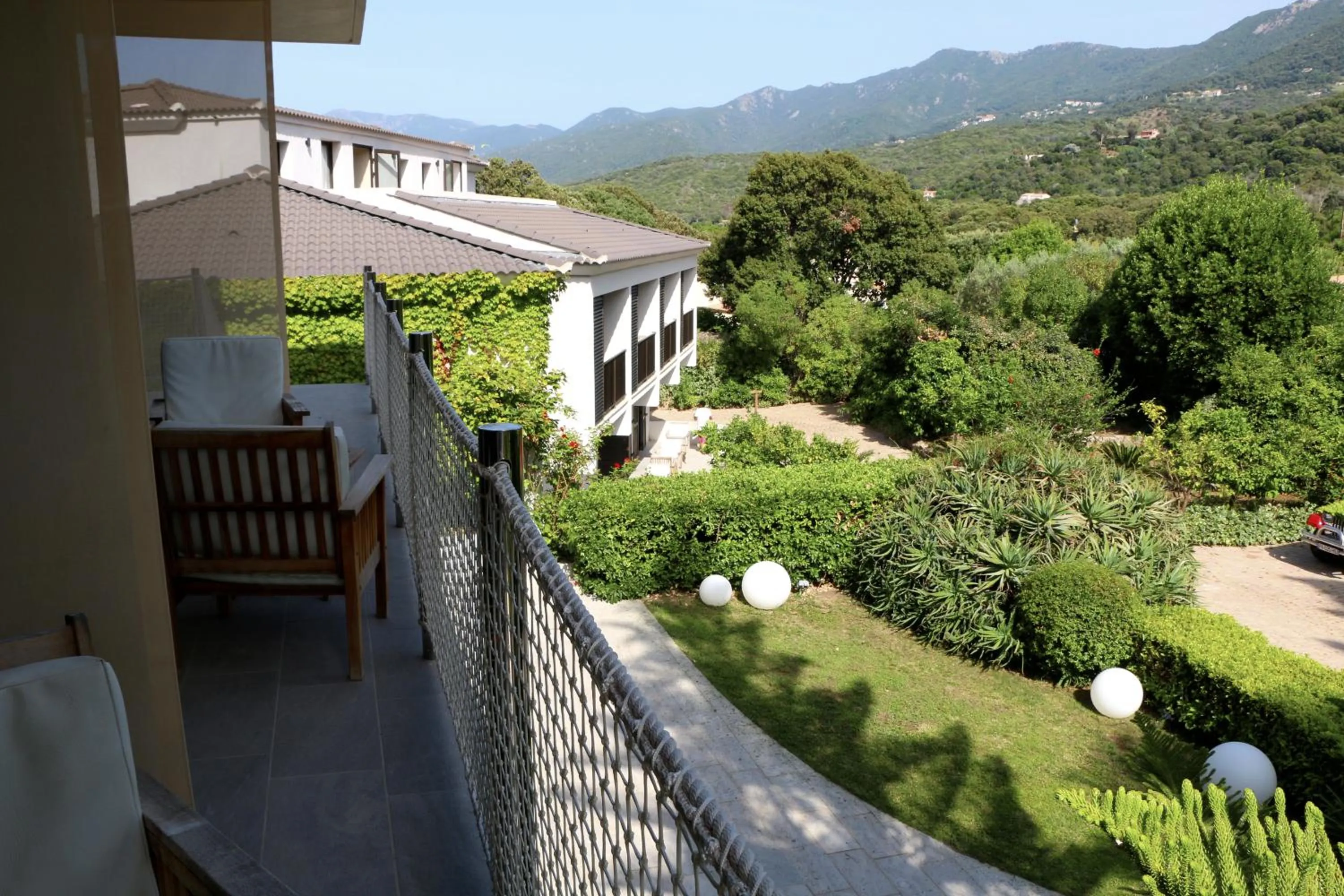 Garden view in Hôtel Castel d'Orcino