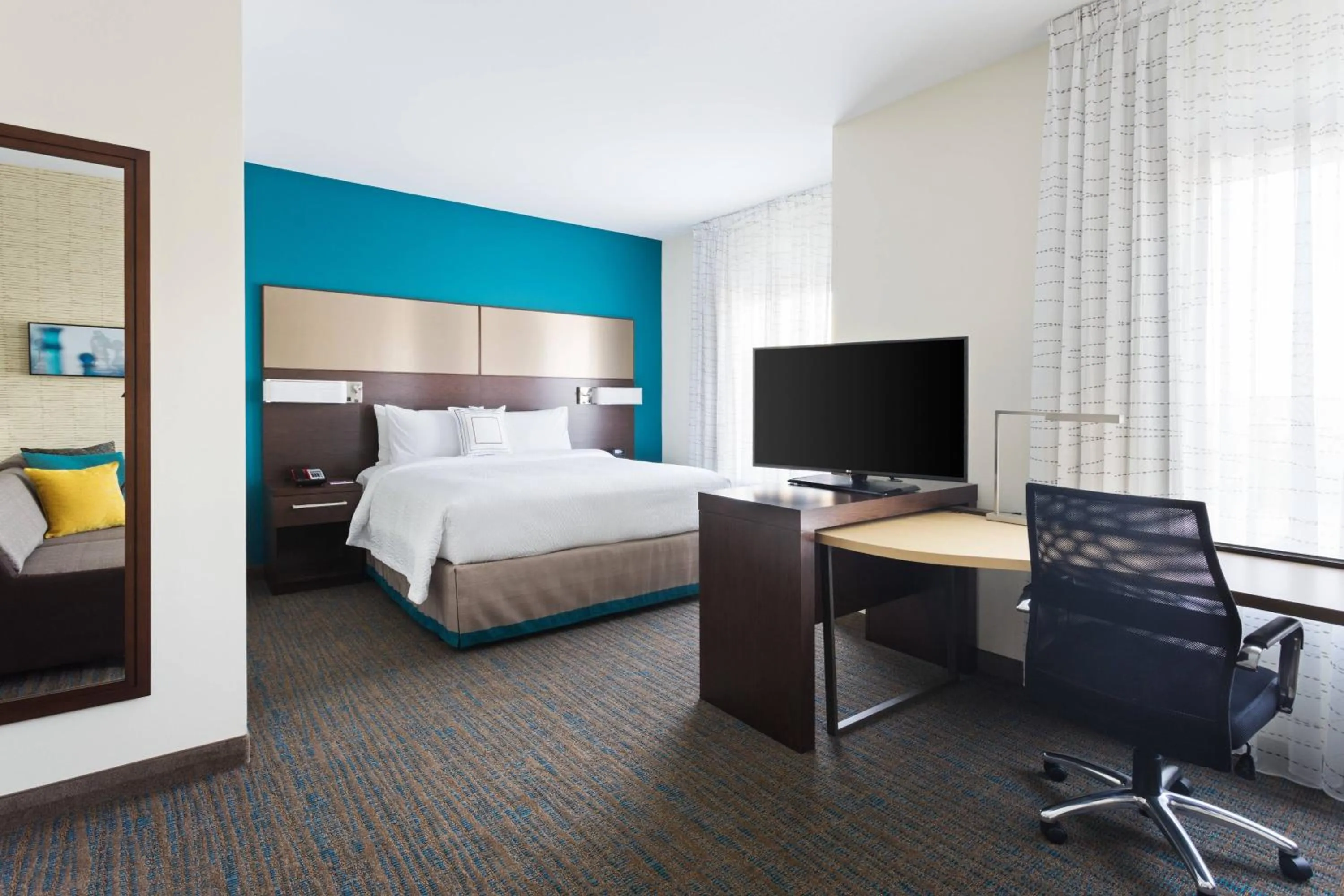 Photo of the whole room, Bed in Residence Inn by Marriott Houston West/Beltway 8 at Clay Road