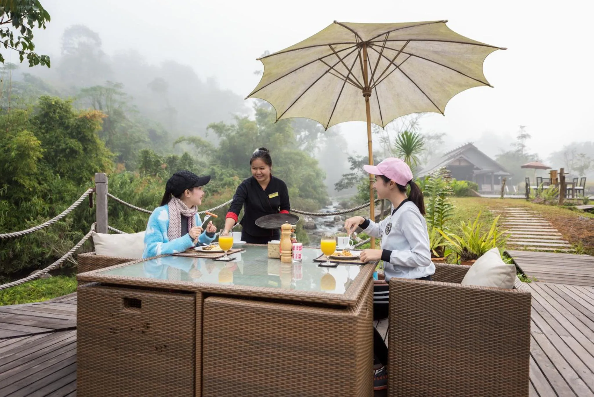 Restaurant/places to eat in Namkat Yorla Pa Resort