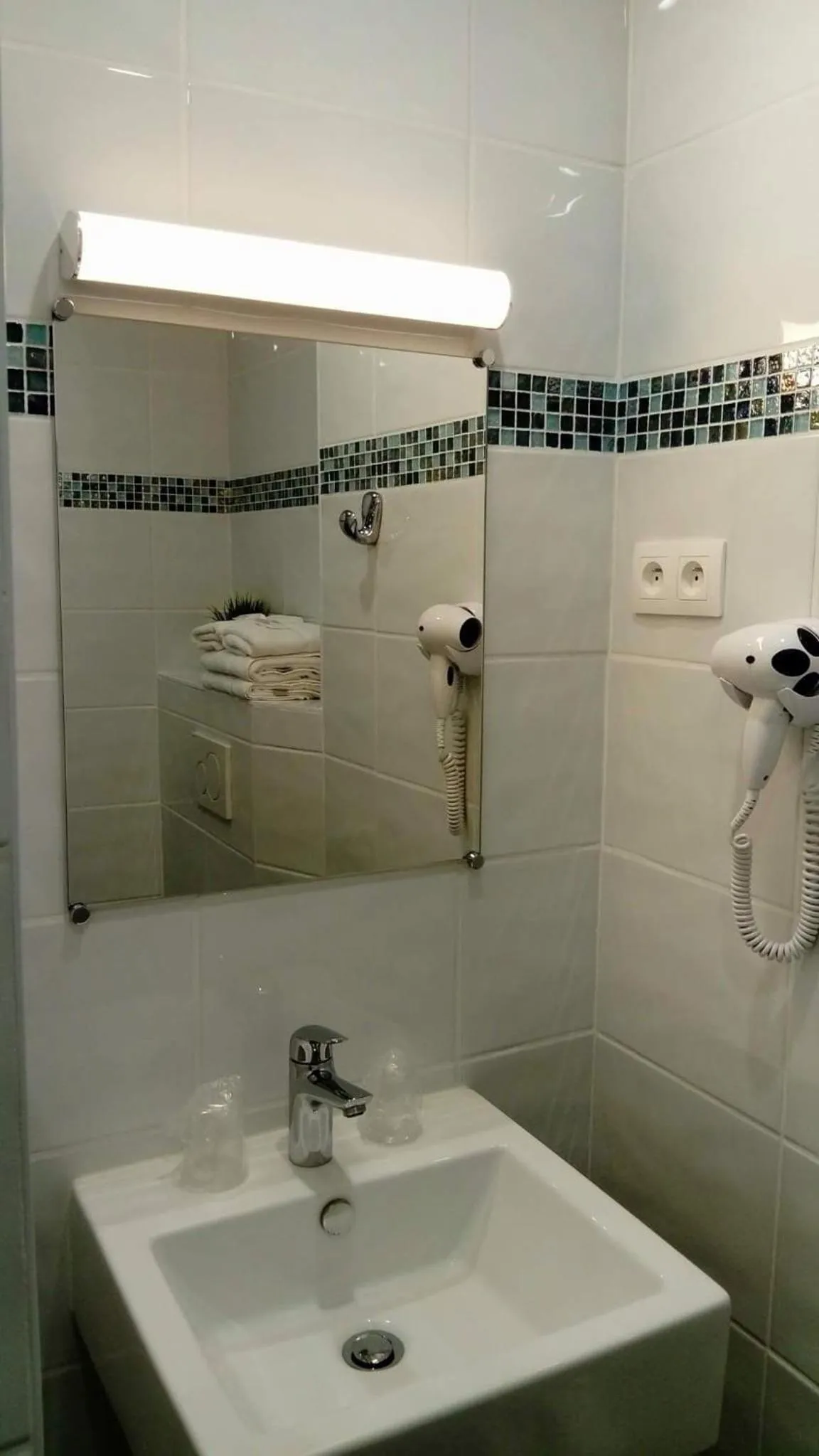 Shower in The Originals City, Hôtel Novella, Nantes Centre Gare