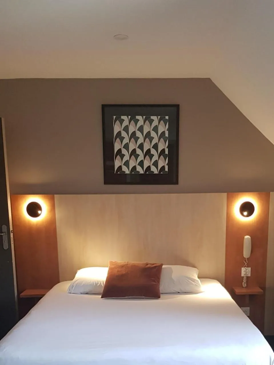 Property building, Bed in The Originals City, Hôtel Novella, Nantes Centre Gare