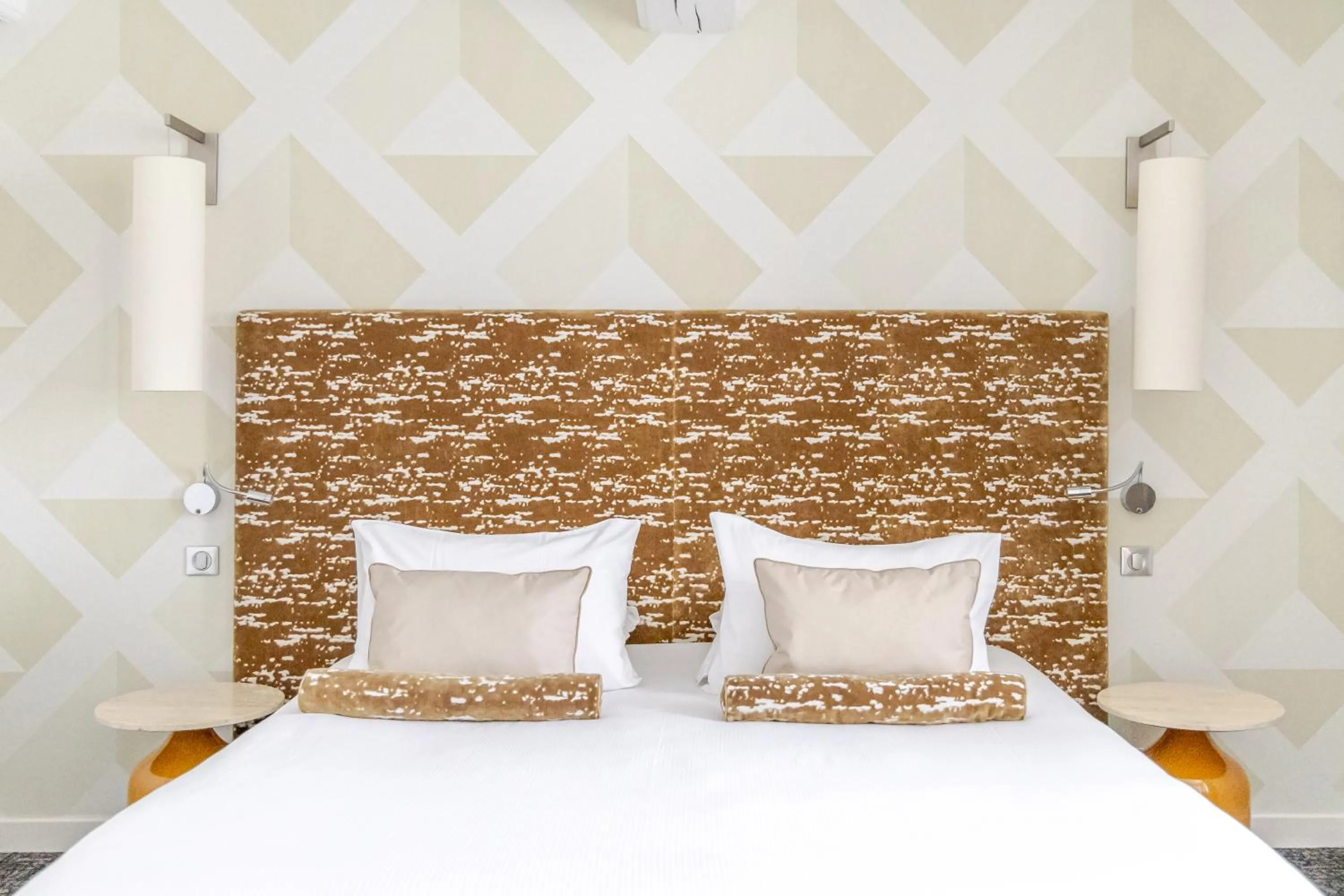 Bed in Maison Doucet - Relais & Châteaux