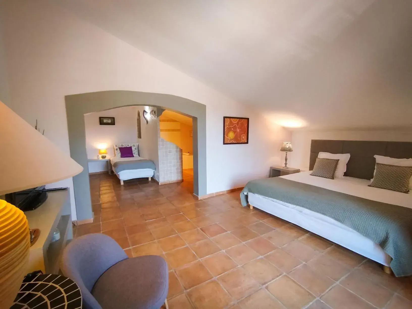 El Miura Double Room in Le Mas de Gleyzes - Charme Authentique & Détente avec Piscine El Miura Double Room in Le Mas de Gleyzes - Charme Authentique & Détente avec Piscine