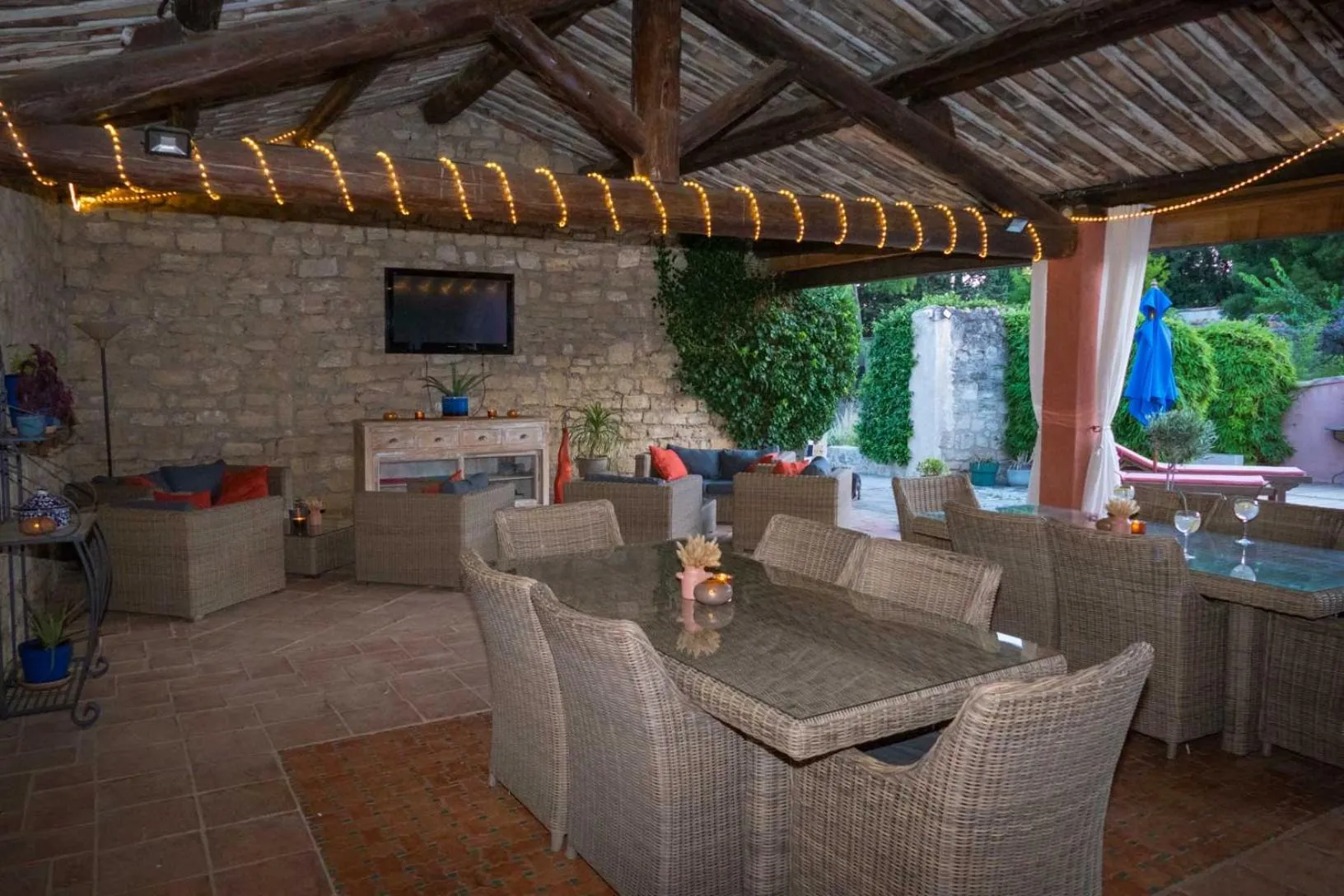 Property building in Le Mas de Gleyzes - Charme Authentique & Détente avec Piscine