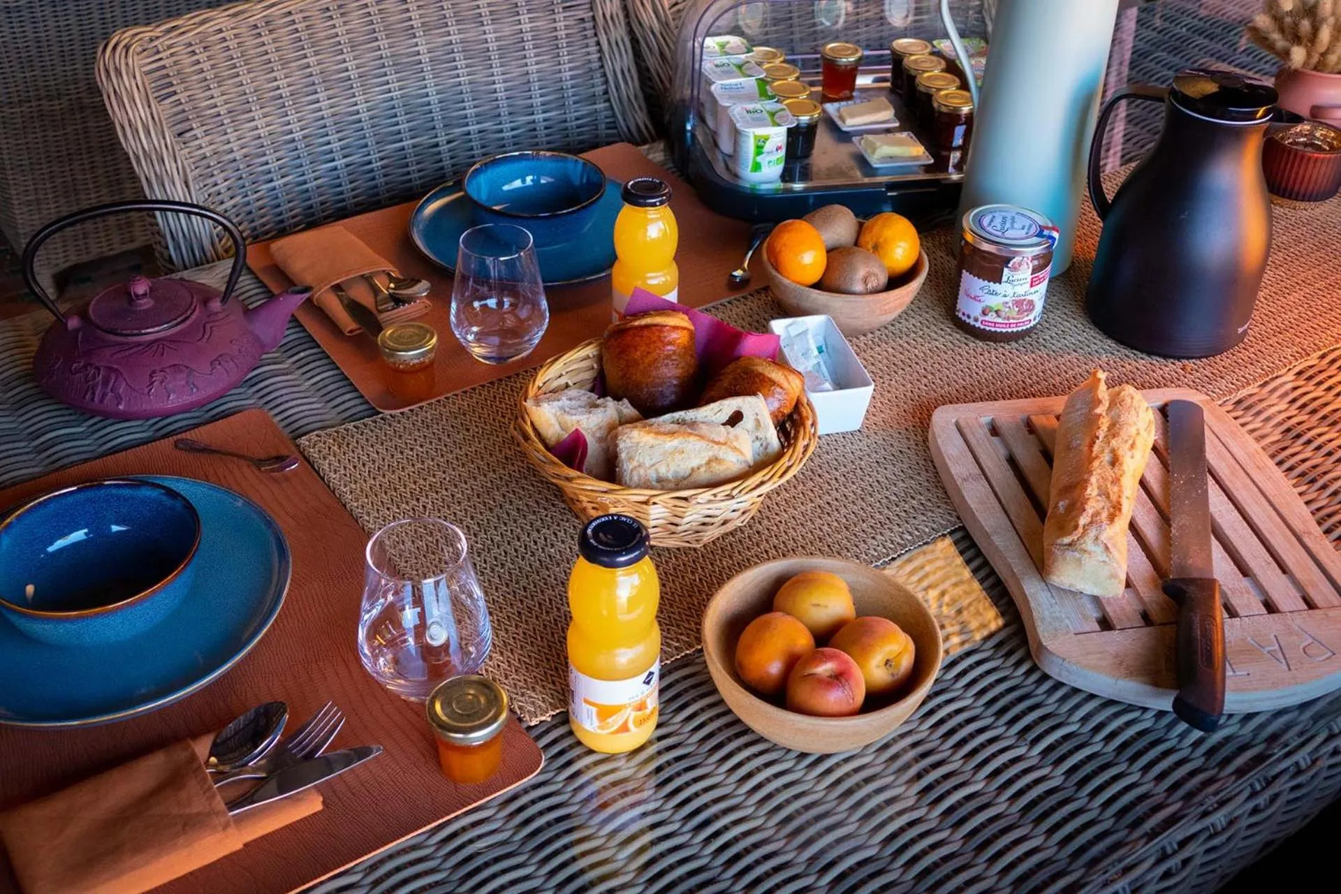 Breakfast in Le Mas de Gleyzes - Charme Authentique & Détente avec Piscine