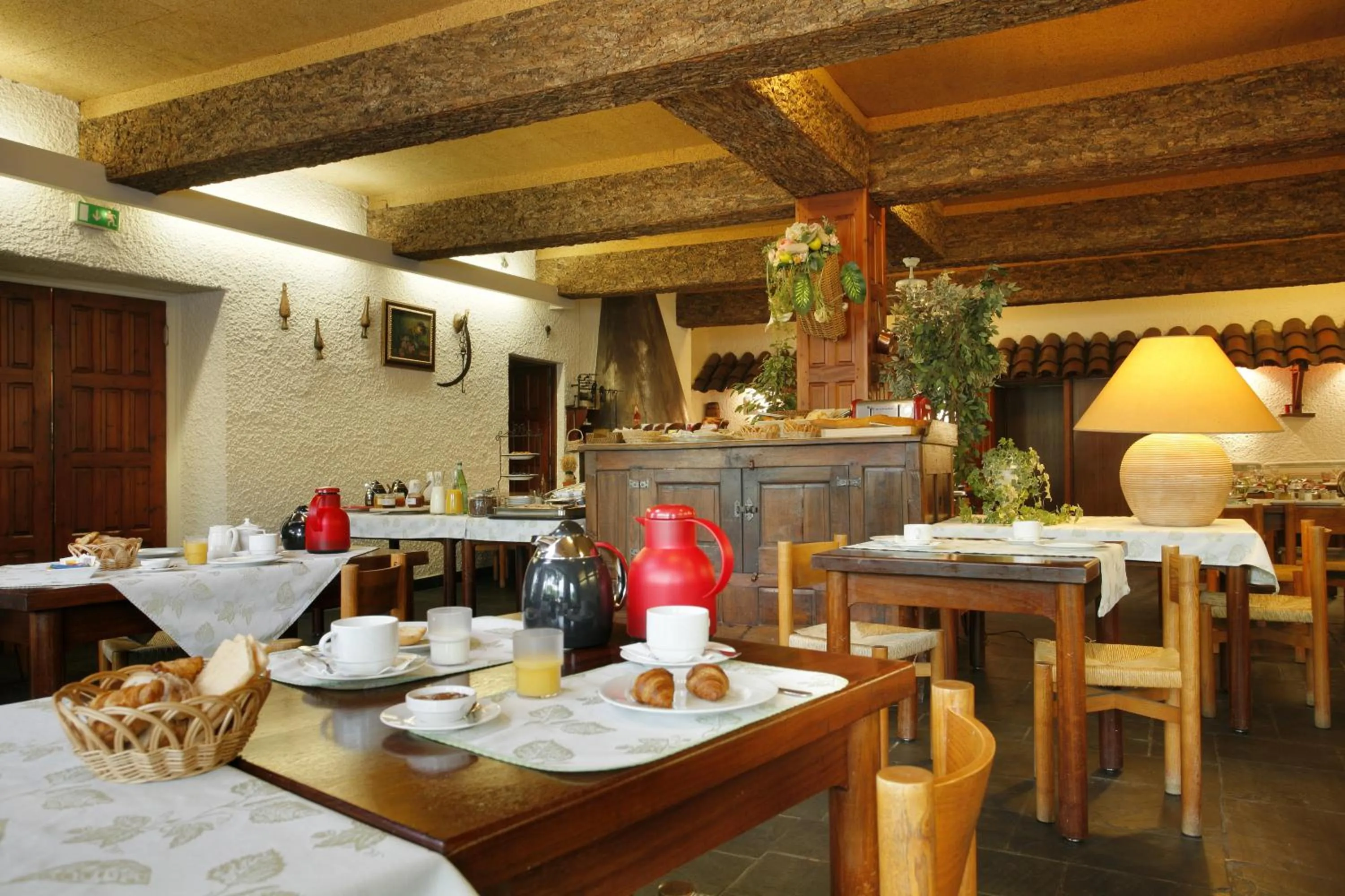 Restaurant/places to eat in Logis Hôtel Cartier