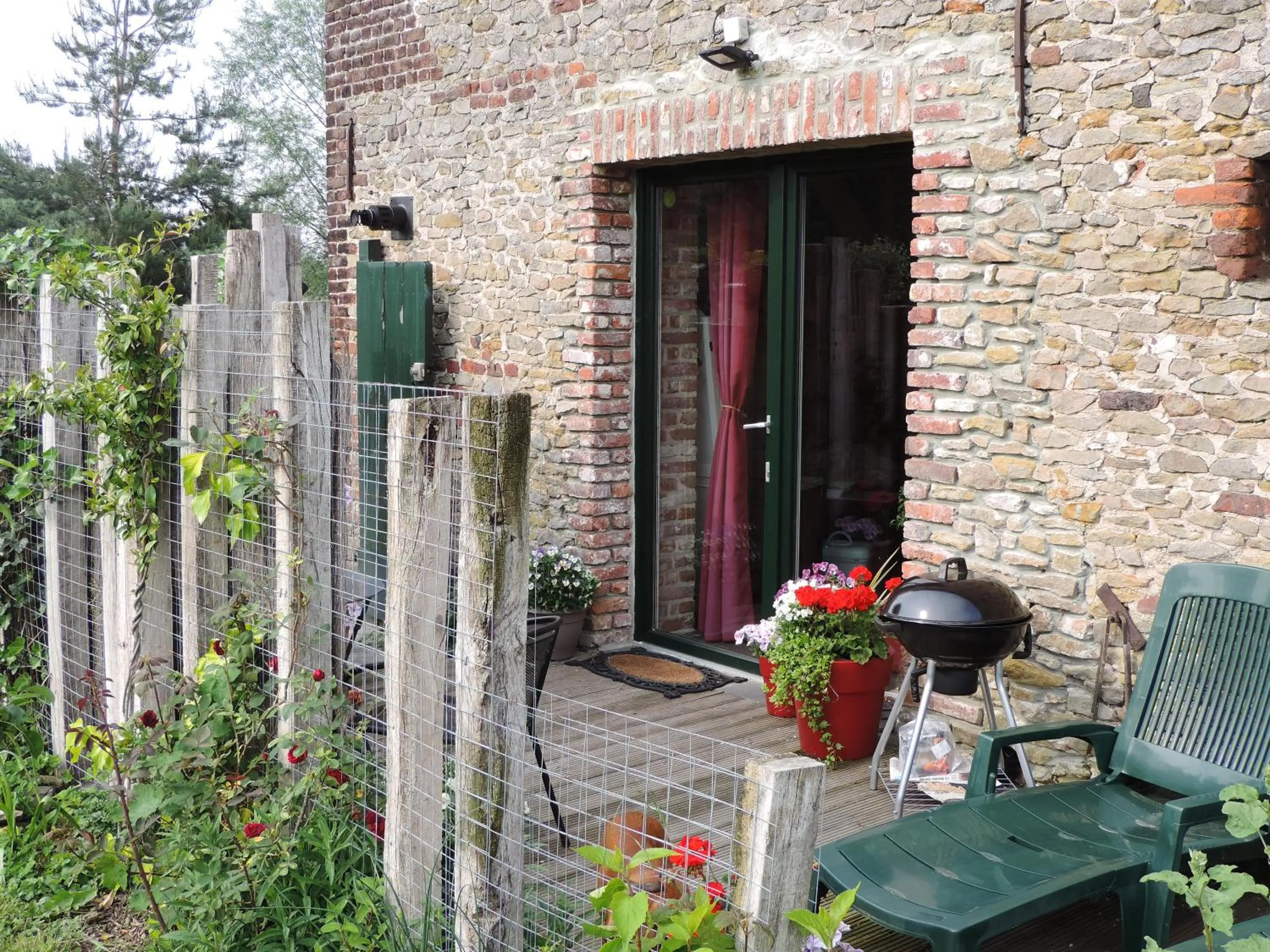 Garden in Bulles et Natures B&B