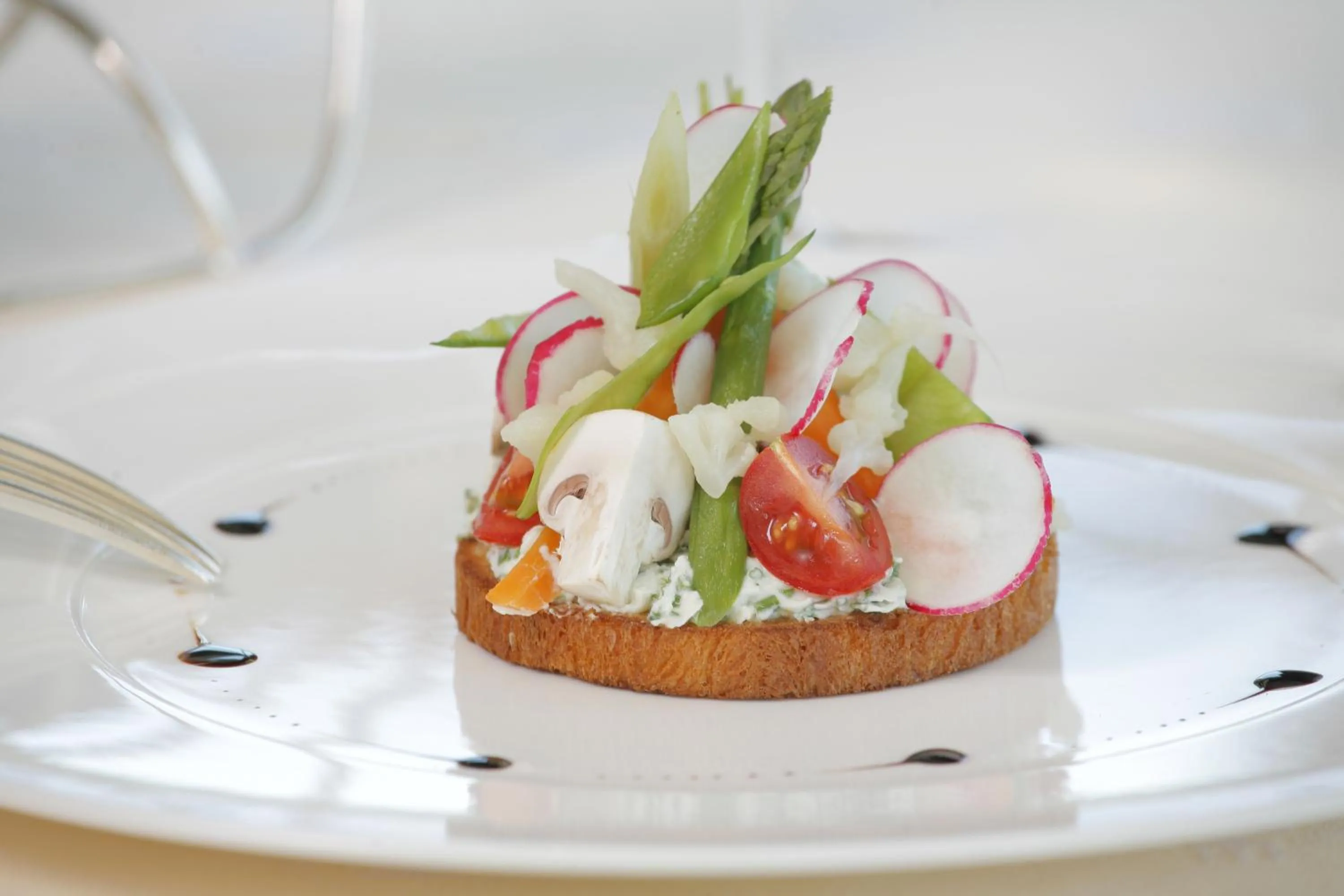 Food and drinks in Hôtel Beau Rivage Condrieu