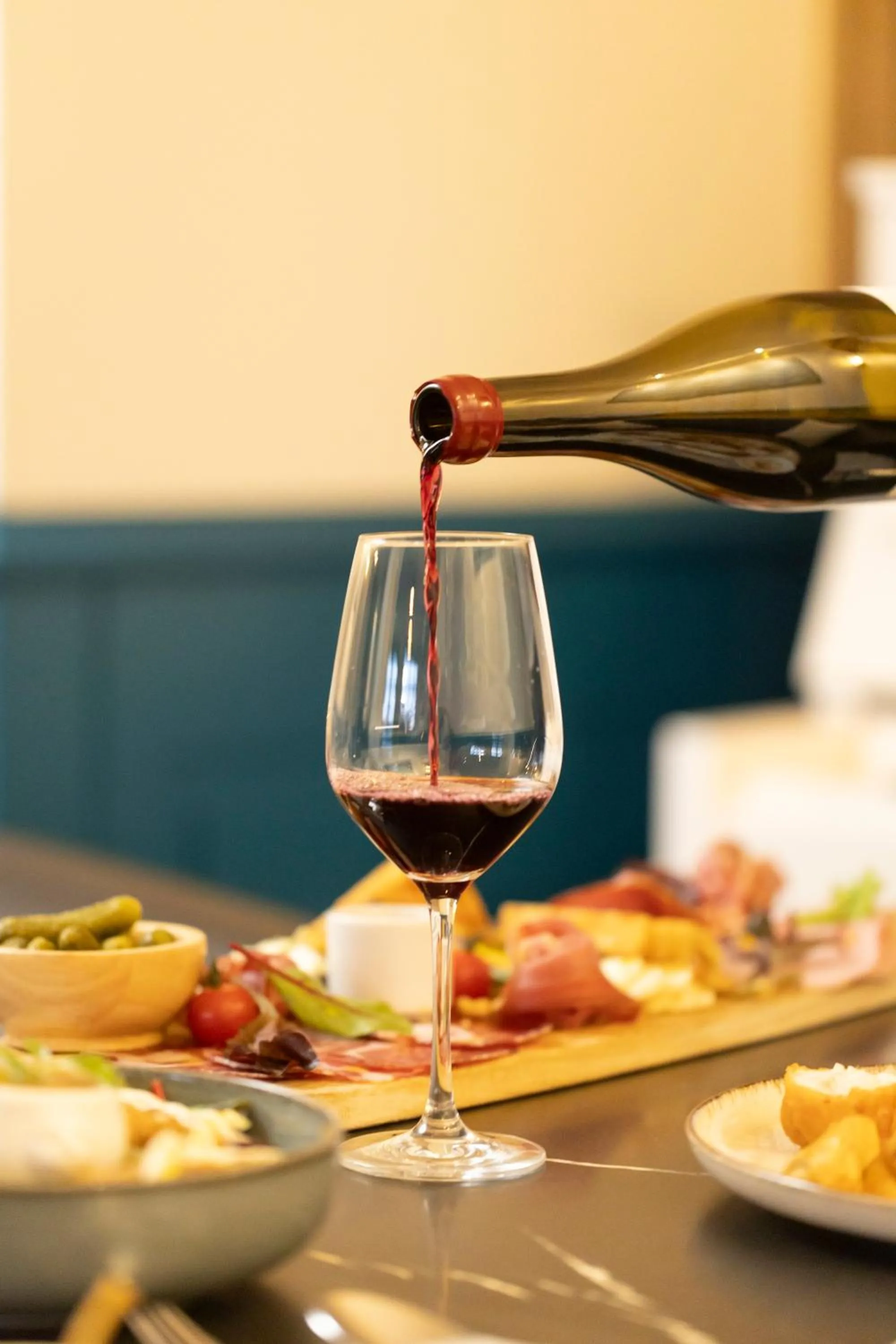 Lounge or bar in Hôtel Beau Rivage Condrieu