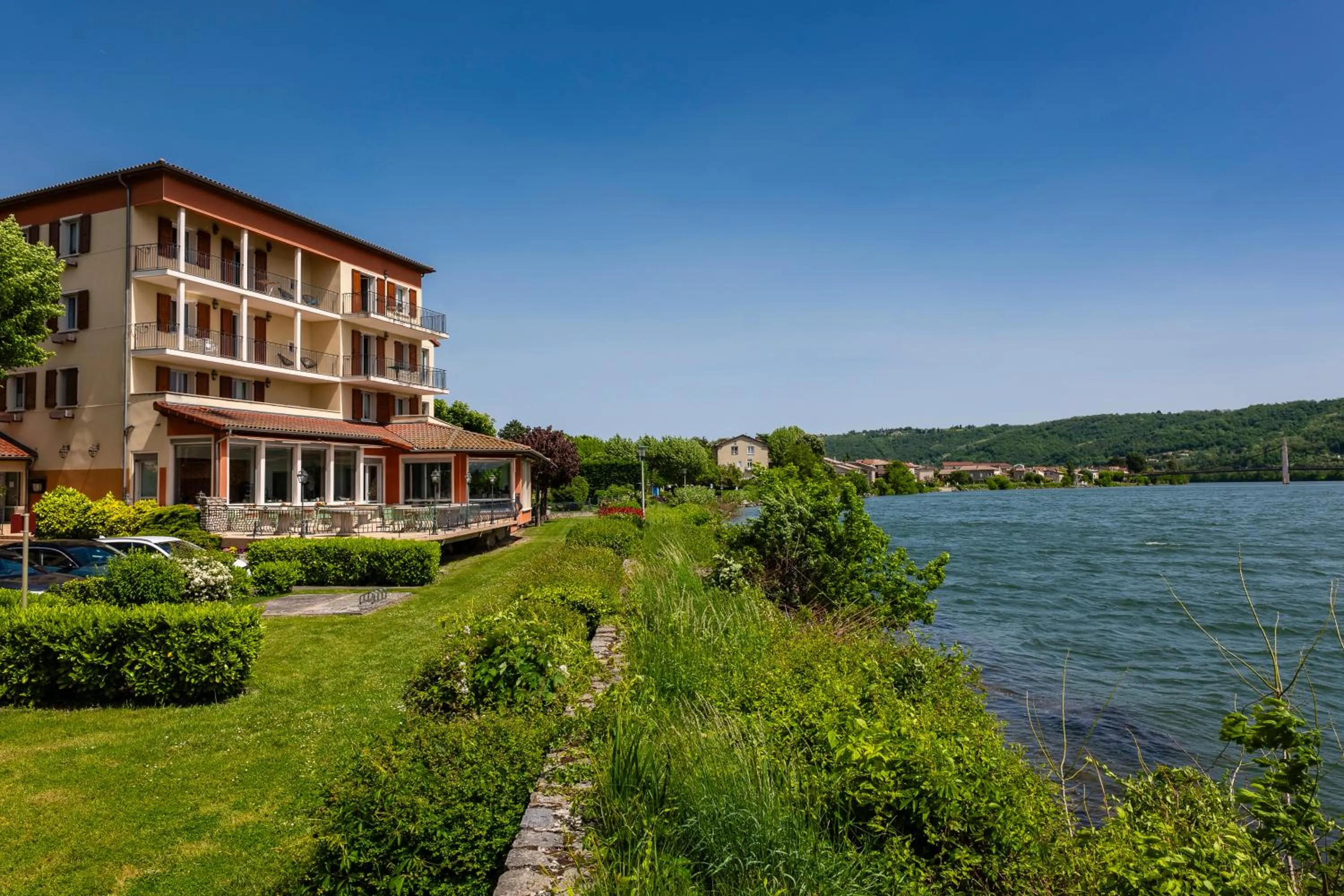Property building in Hôtel Beau Rivage Condrieu