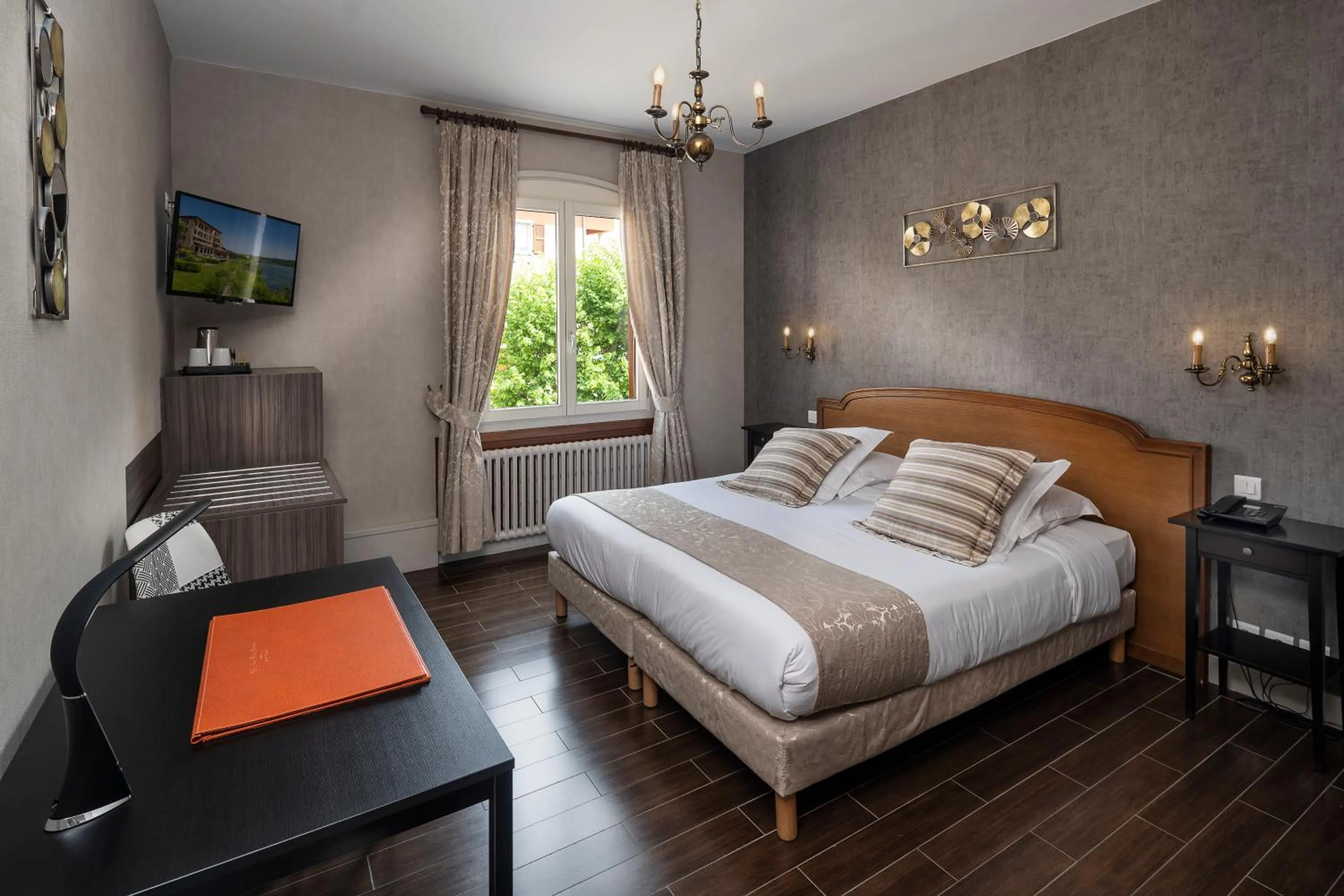 Bedroom, Bed in Hôtel Beau Rivage Condrieu