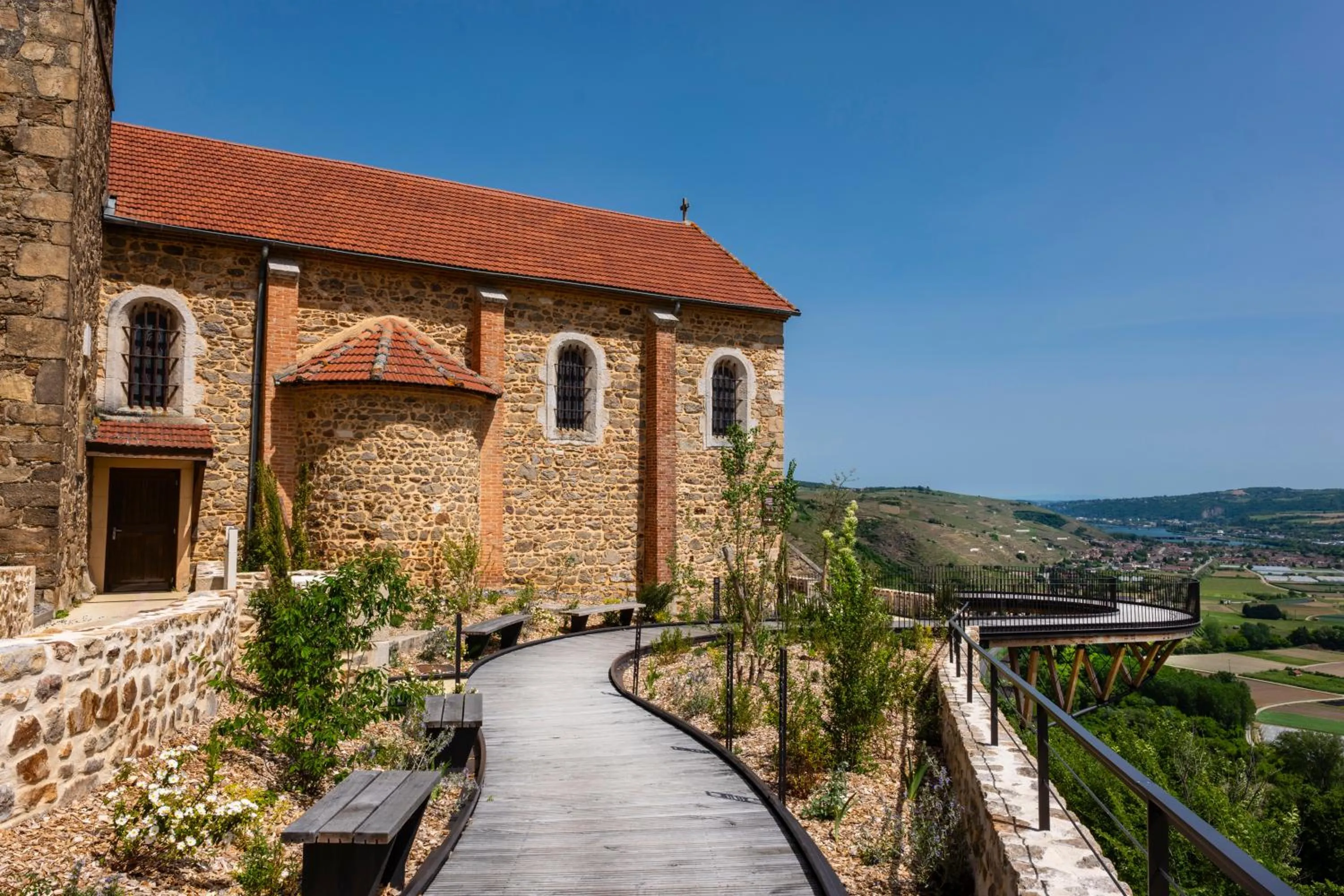 Nearby landmark in Hôtel Beau Rivage Condrieu